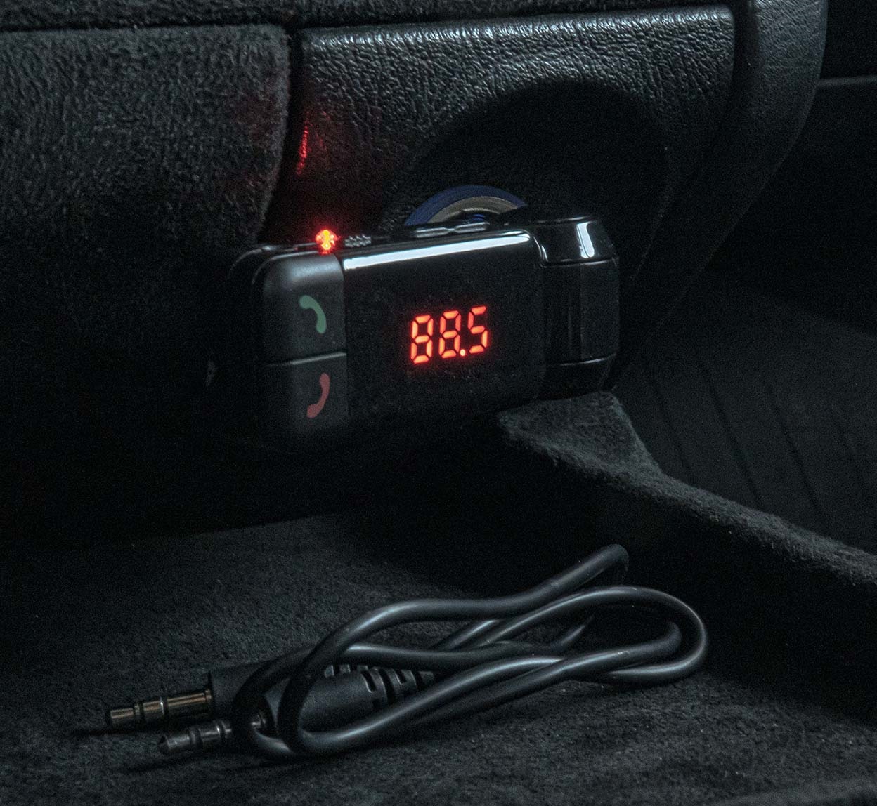 FM Transmitter 2&times;USB-A 12V 24V - 04650 03 - 04650