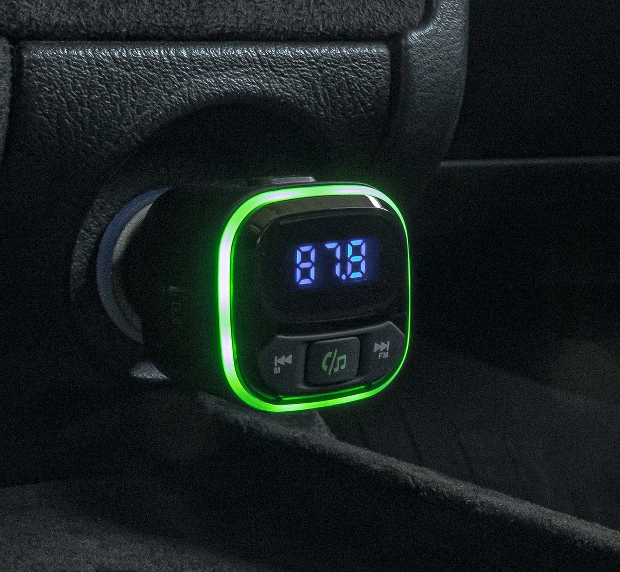 FM Transmitter 1&times;USB-A 2&times;USB-C 12V 24V - 04651 02 - 04651