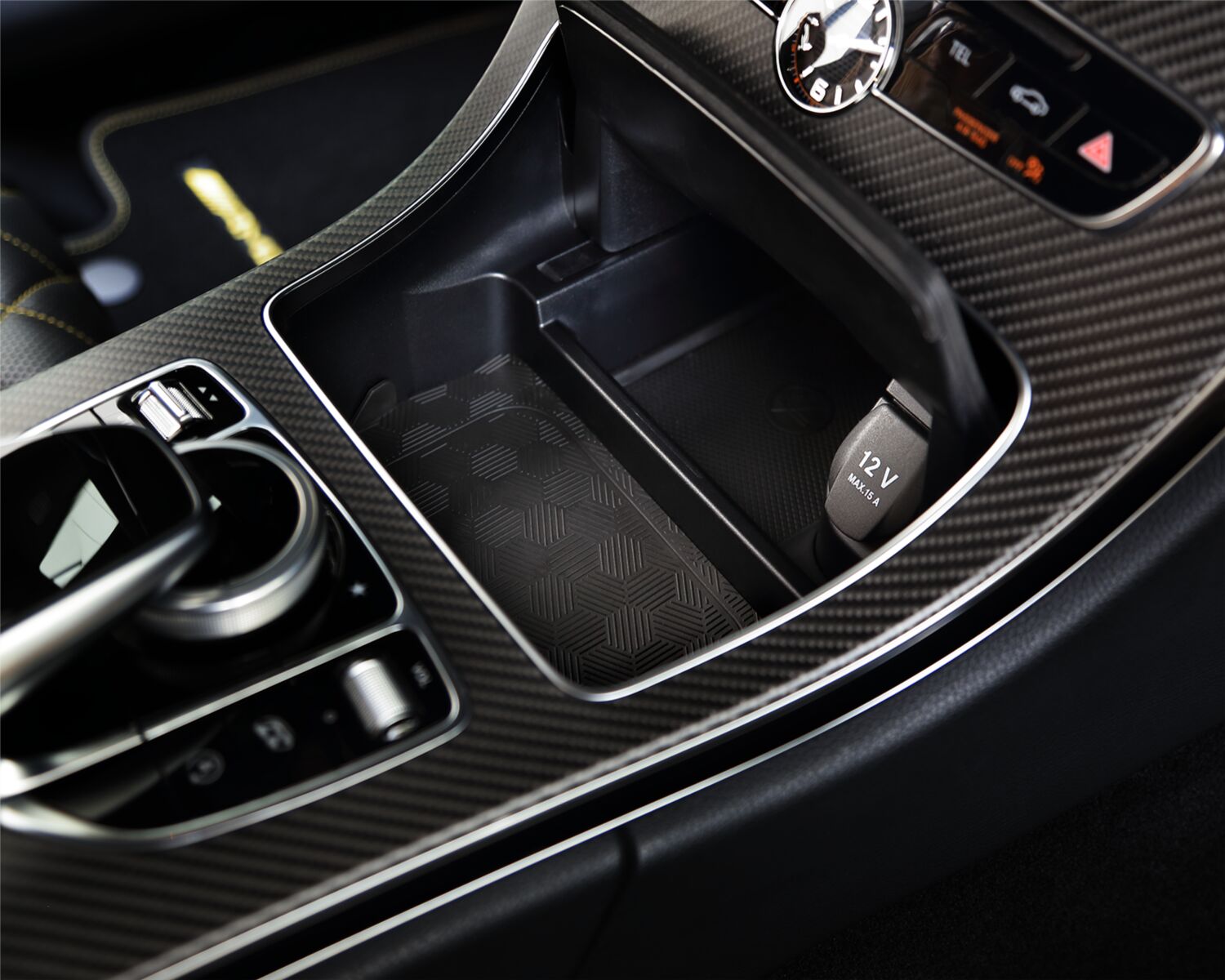 INBAY&reg; vervangingspaneel center diverse Mercedes Benz 10W - 241190 59 1 c klasse installed bw - 241190-59-1