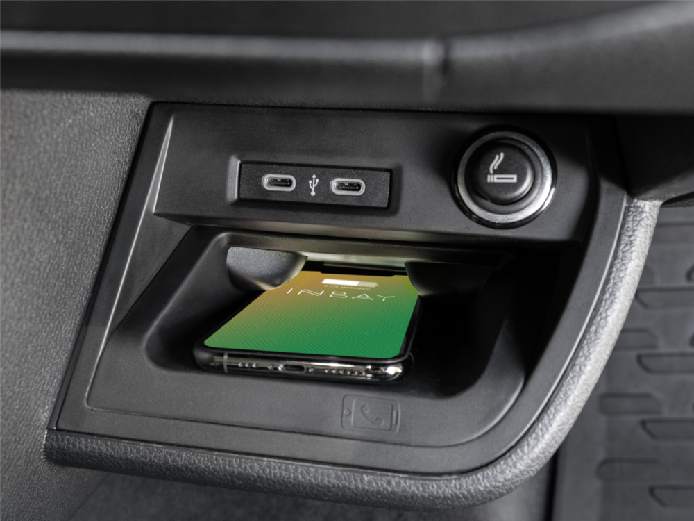 INBAY&reg; draadloos lader Volkswagen T6.1 2019-2024 - 10W  - 241320 71 1 7 - 241320-71-1