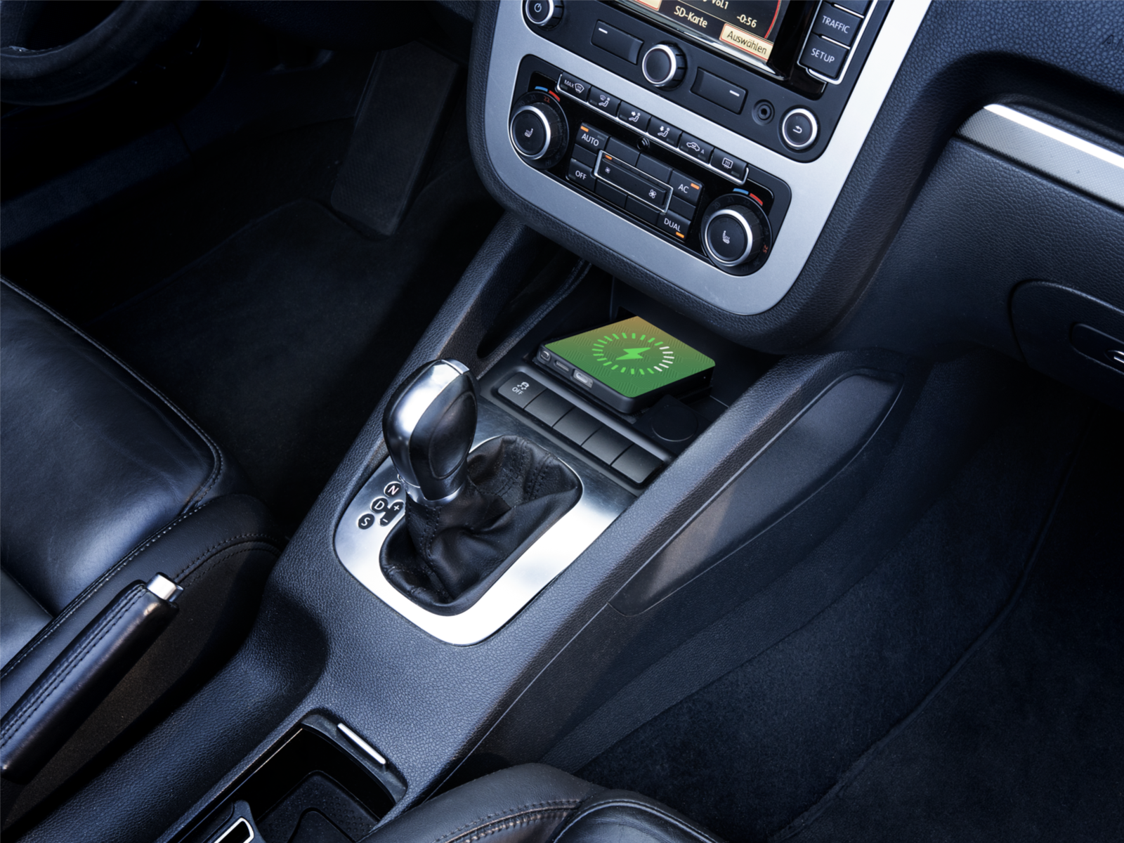 INBAY&reg; Wireless Charging VW Eos/ Golf V/VI / Jetta/ SCirocco - 15W -  - 241320 72 1 4 - 241320-72-1