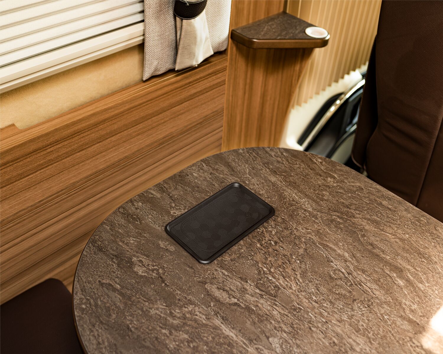 INBAY&reg; Draadloos laden Kit Camper Van / Camper Installatie 10W - 245000 02 1 womo ablage tisch bw - 245000-02-1