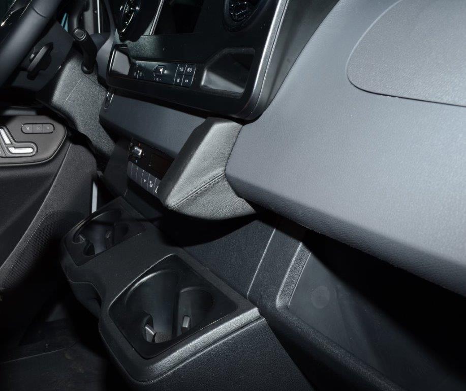 Mercedes Benz Sprinter 2018- zwart - 333x 01 - 603335