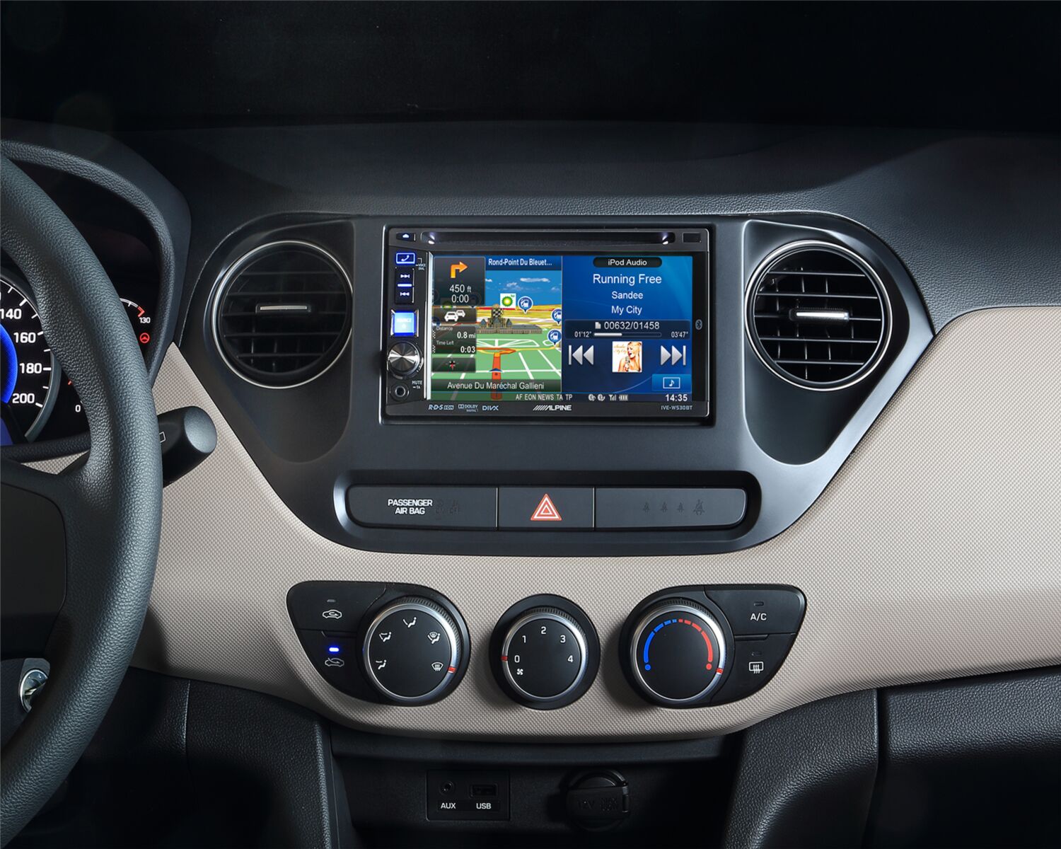 2-DIN Paneel Hyundai i10 2013-2019 - Kleur: zwart   - 381143 13 1 hyundai i10 alpine front bw - 381143-13-1
