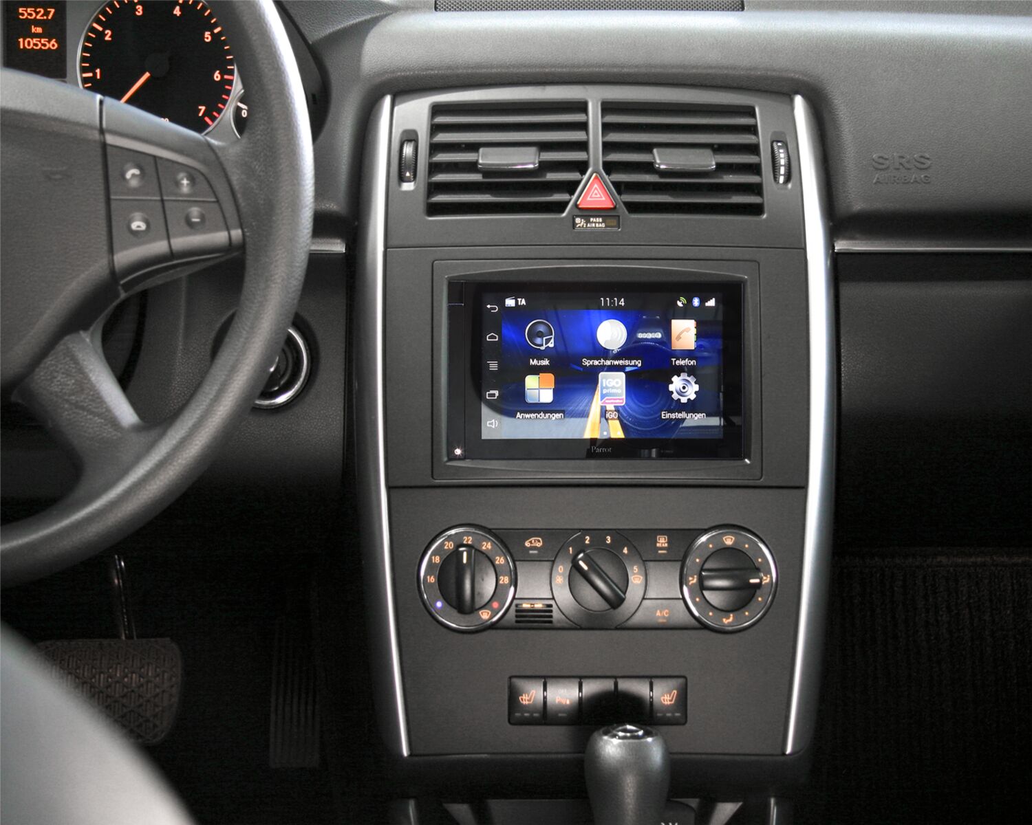 2-DIN Paneel Mercedes Benz A-Klasse/ B-Klasse/ Vito/ Viano - Kleur: zwart - 381190 18 2 din bw - 381190-18