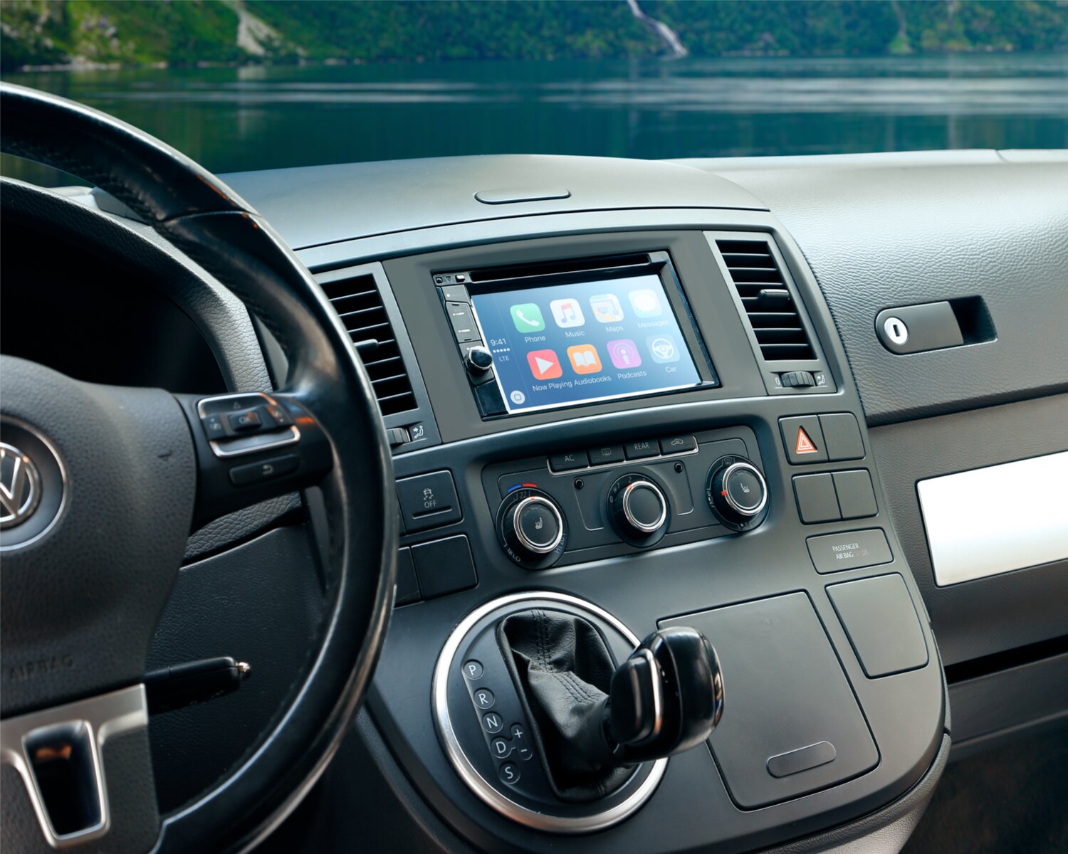2-DIN Paneel Volkswagen T5/ Multivan - Touareq - Kleur: Zwart - 381320 27 2 installed - 381320-27-2