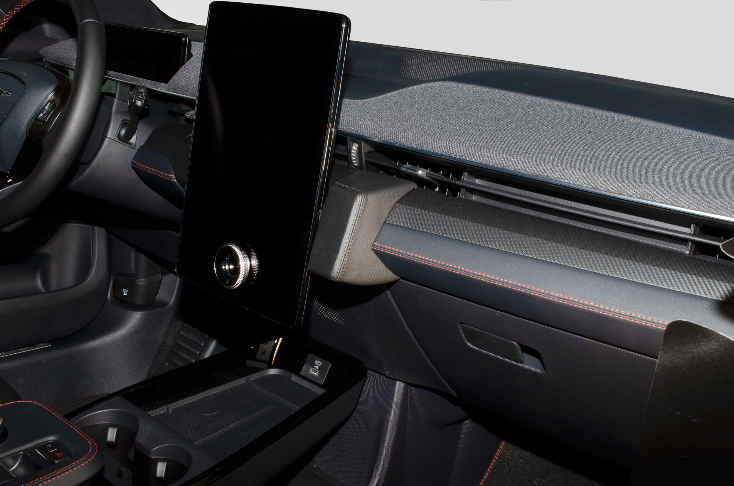 Ford Mustang Mach E  2020-2025  Kleur: Zwart - 417x 4 - 604175