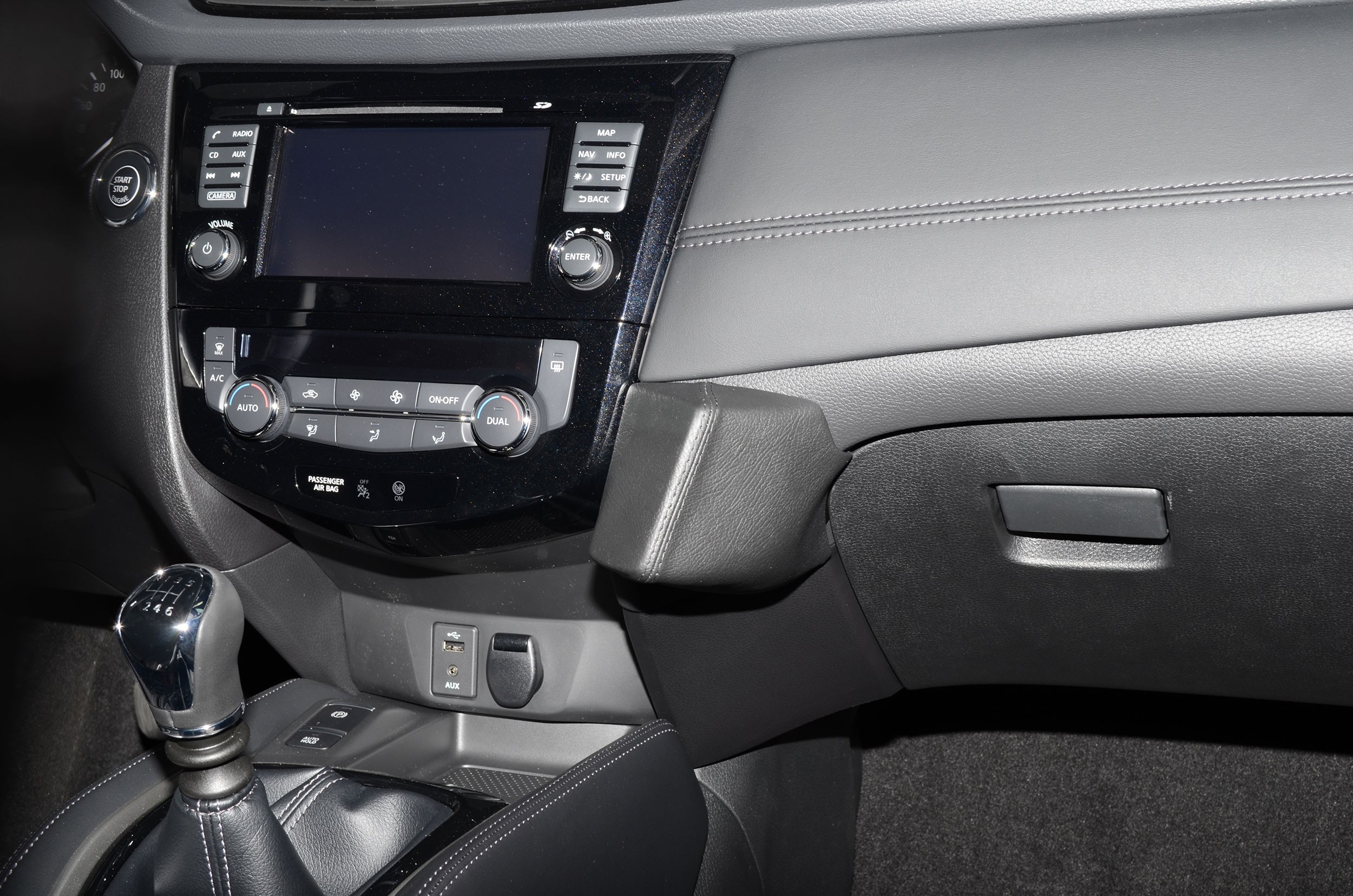 Nissan X-Trail / Qashqai 2014-2019 Kleur: Zwart - 603480 max - 603480