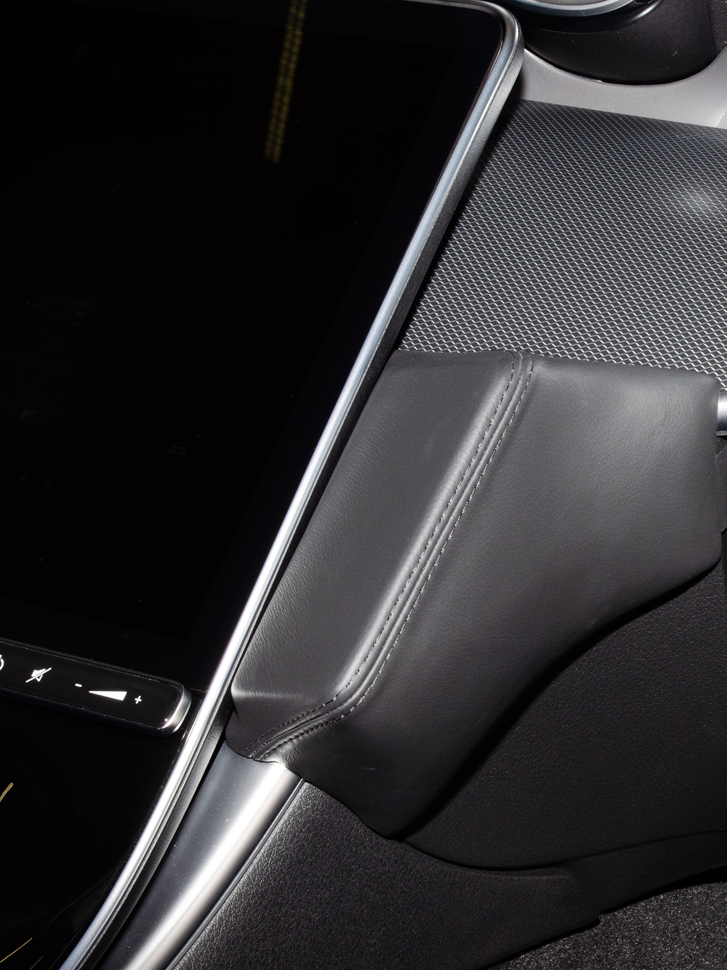 Mercedes Benz C-Klasse 2021-2022 Kleur: Zwart - 604115 1 - 604115