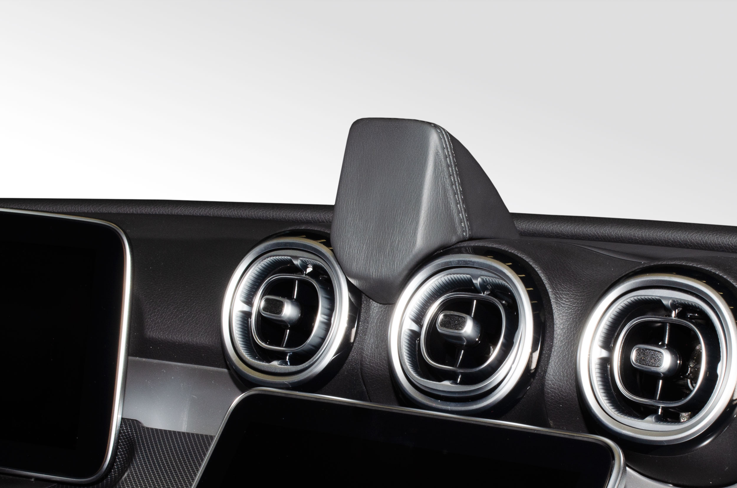 Mercedes Benz C-Klasse 2021-2022  Kleur: Zwart - 608115 2 - 608115