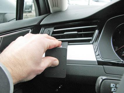 ProClip - Volkswagen Passat 2015-2023 / Passat Alltrack 2016-2023 / Arteon 2017->  Left mount - 805070 3 - 805070