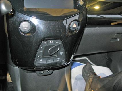 ProClip - Citro&euml;n C1- Toyota Aygo- Peugeot 108, 2014-> Angled mount - 855051 1 - 855051