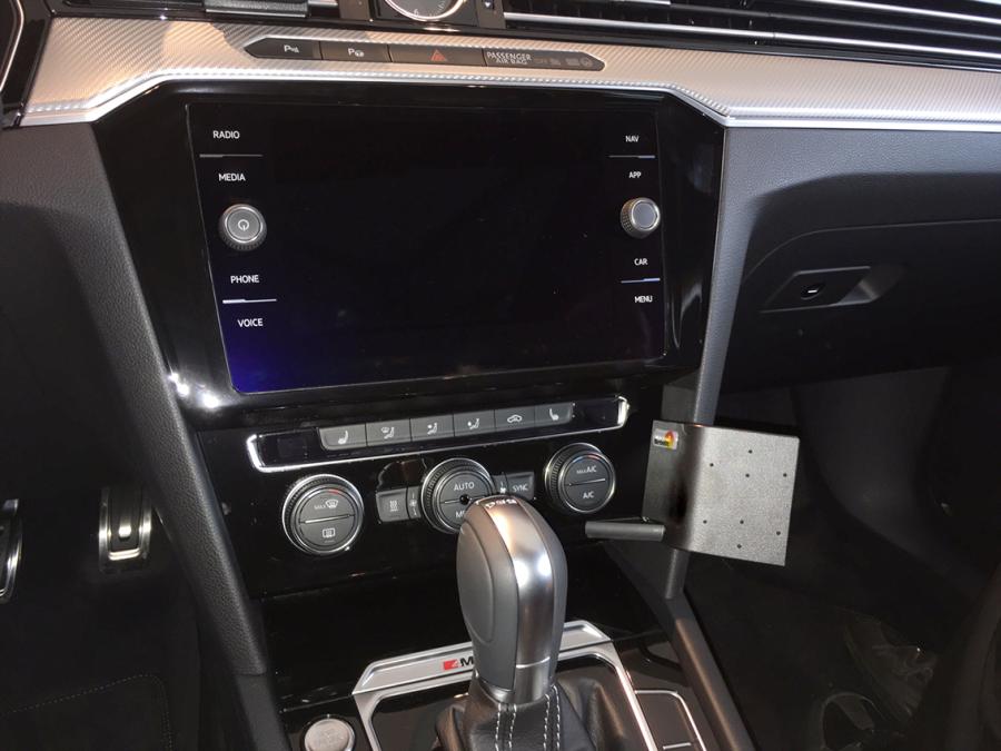 ProClip - Volkswagen Passat  / Passat Altrack 2015-2024 / Arteon 2017->  Angled mount - 855069 a - 855069