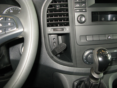 ProClip - Mercedes Benz Vito 2015-2023 Center mount ( handgeschakeld) - 855220 1 - 855220