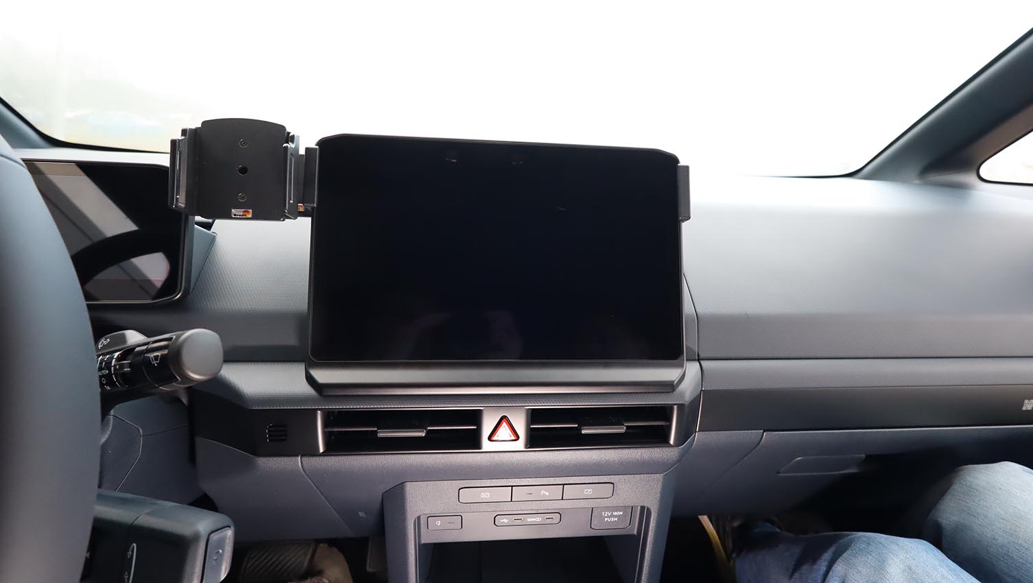 ProClip - Kia PV5 - Center mount - 856256 b - 856256