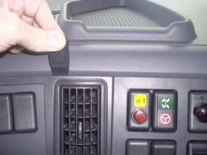 ProClip - Volvo FH Serie/ NH Serie/ FM Serie 2003-2007 Angled mount - Brodit 853136 1 - 853136