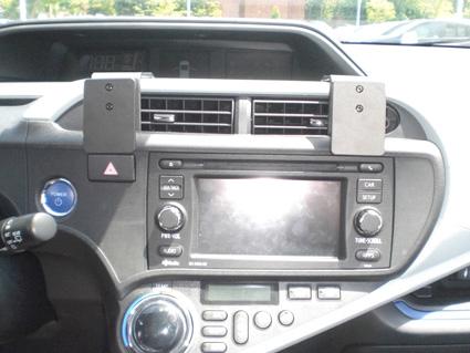 ProClip - Toyota Prius c 2012-2017 Center mount - Brodit 854784 4 - 854784