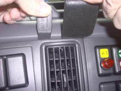 ProClip - Volvo FH Serie/ NH Serie/ FM Serie 2003-2007 Angled mount - Brodit853136 2 - 853136