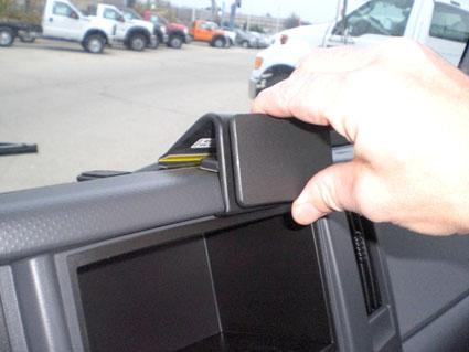 ProClip - Chevrolet W-Serie -  GMC W-Serie 2008-2018  Isuzu N-Serie 2008->  Center mount - Brodit854718 2 - 854718