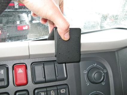 ProClip - DAF LF 2014-> Center mount - Brodit855110 2 - 855110