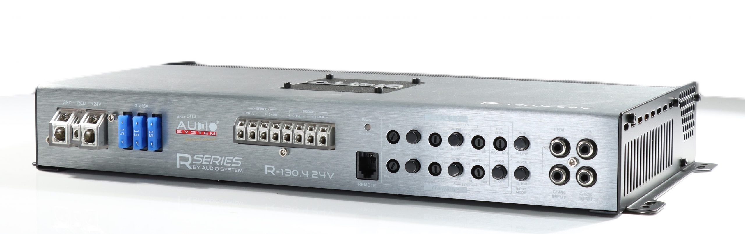 RADION-SERIE 4-Channel Power Versterker 24 Volt. - Img 0010 scaled - R-130.4 24V