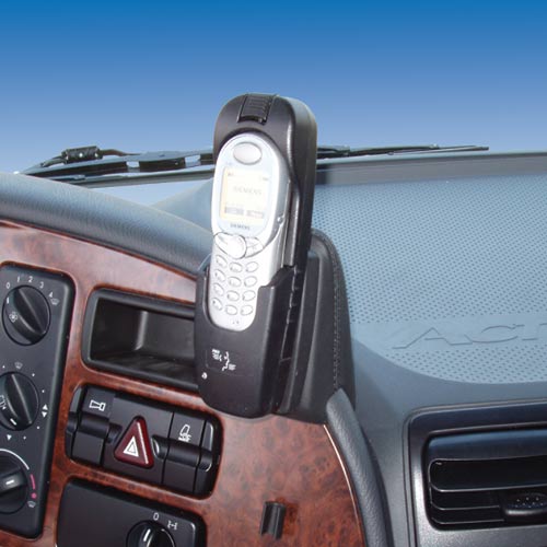 Mercedes Benz Actros 03/2003-10/2010 Kleur: Zwart - Kuda 01304x 1 - 6013040