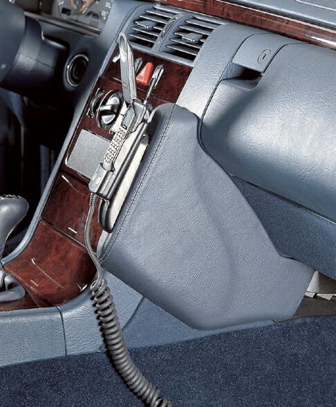 Mercedes Benz E-Klasse (W210) 05/1995-02/2002 Kleur: Zwart - Kuda 09106x 1 - 6091060