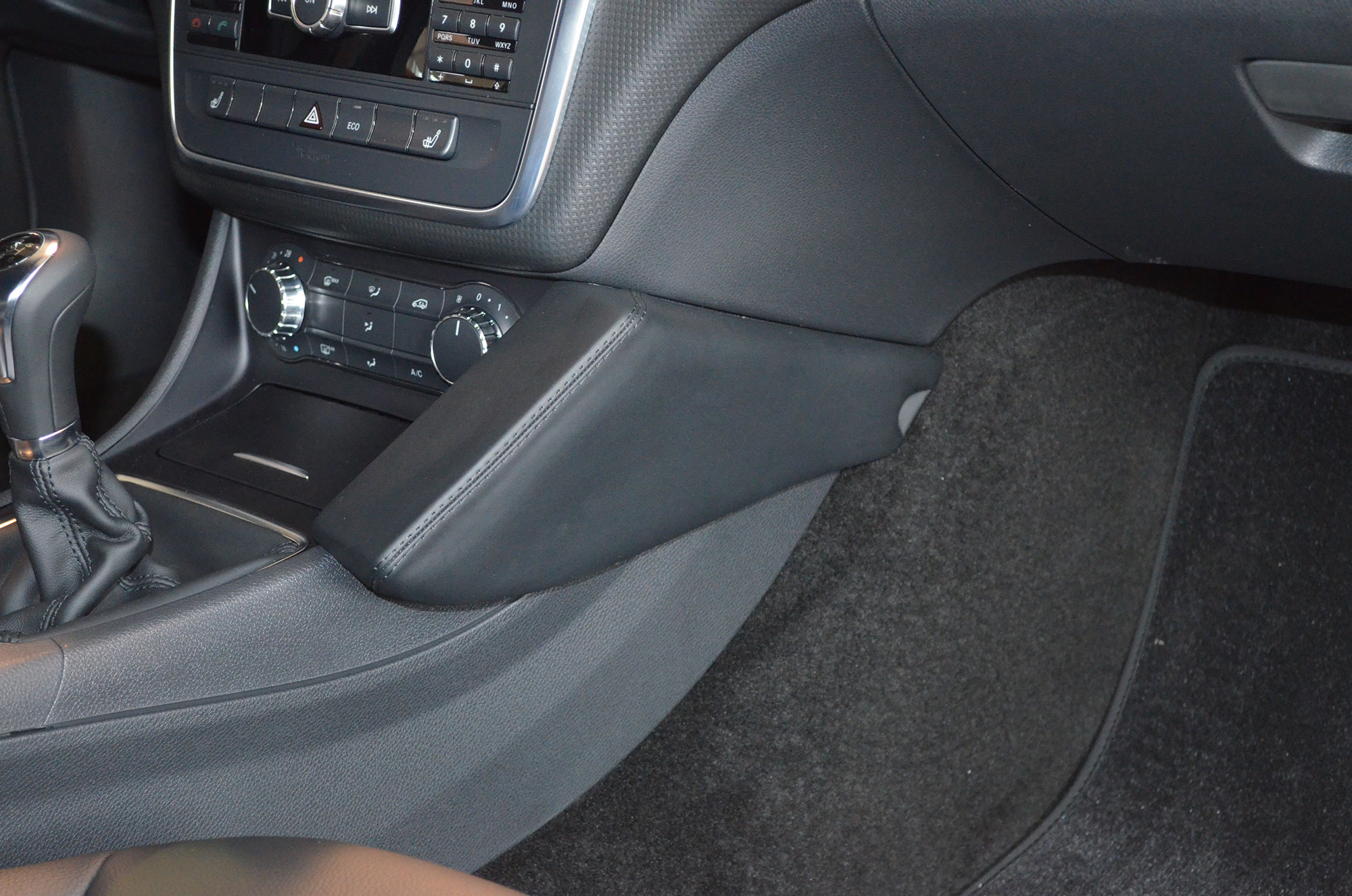 Mercedes Benz A-Klasse / CLA-Klasse / GLA-Klasse 2013-2020 Kleur: Zwart - Kuda 09189x 4 - 6091890