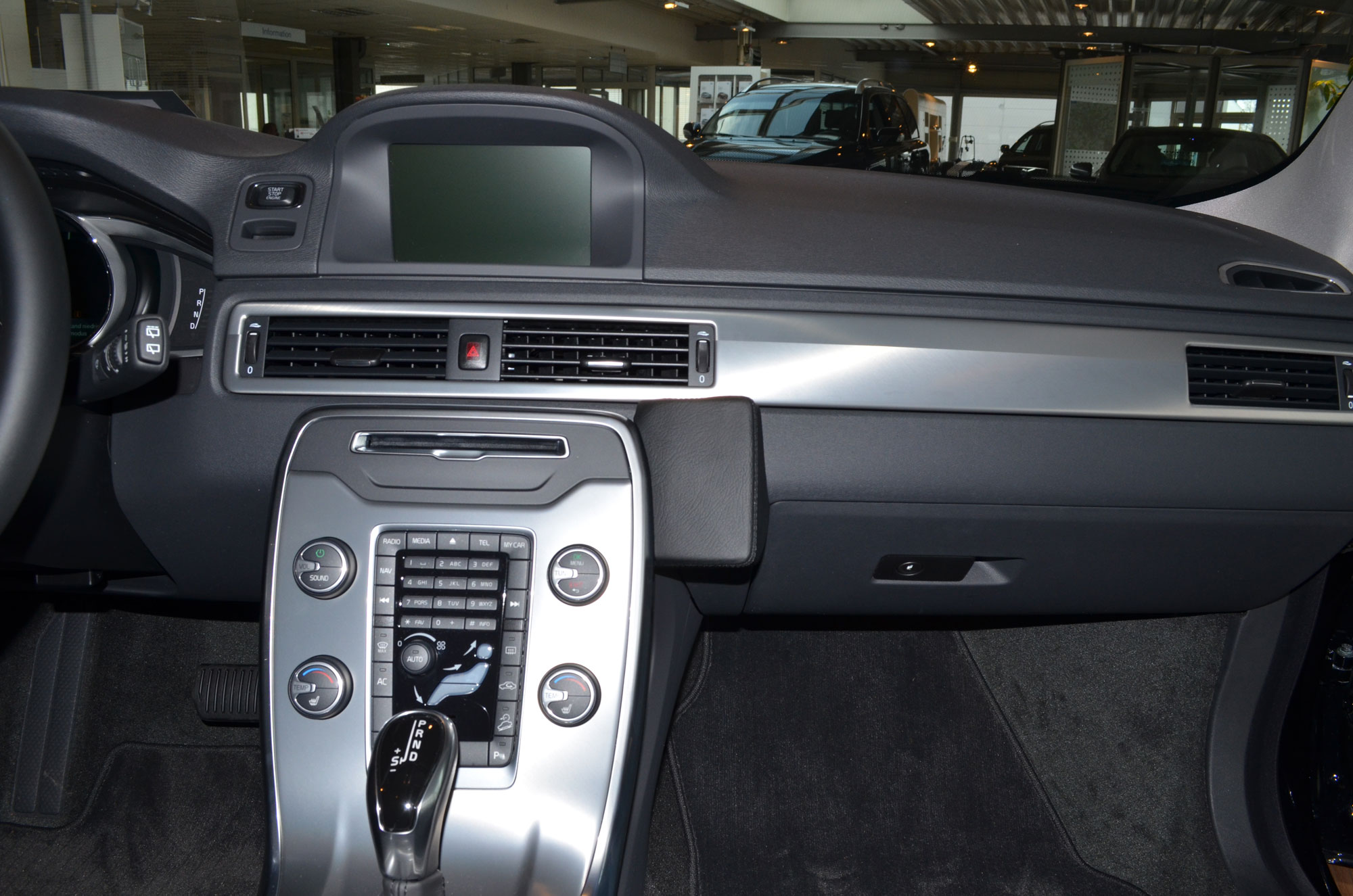 Volvo XC 70 2013-2016 Kleur: Zwart  - Kuda 115x 3 - 601155