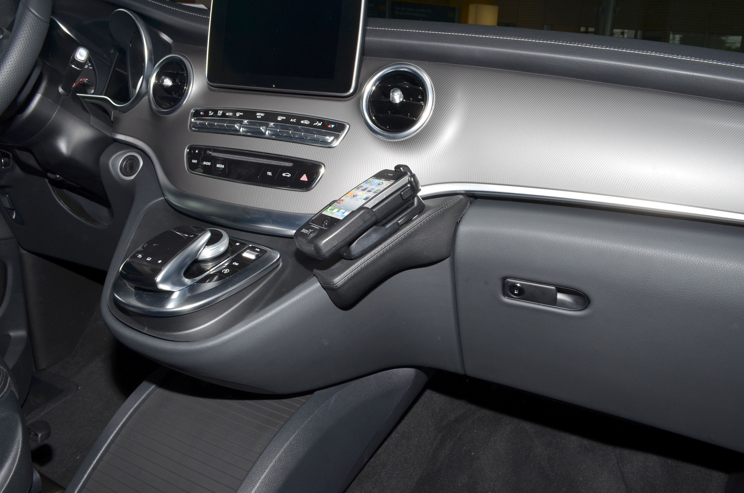 Mercedes Benz V-Klasse 2014-2019 Kleur: Zwart - Kuda 134x 2 - 601345