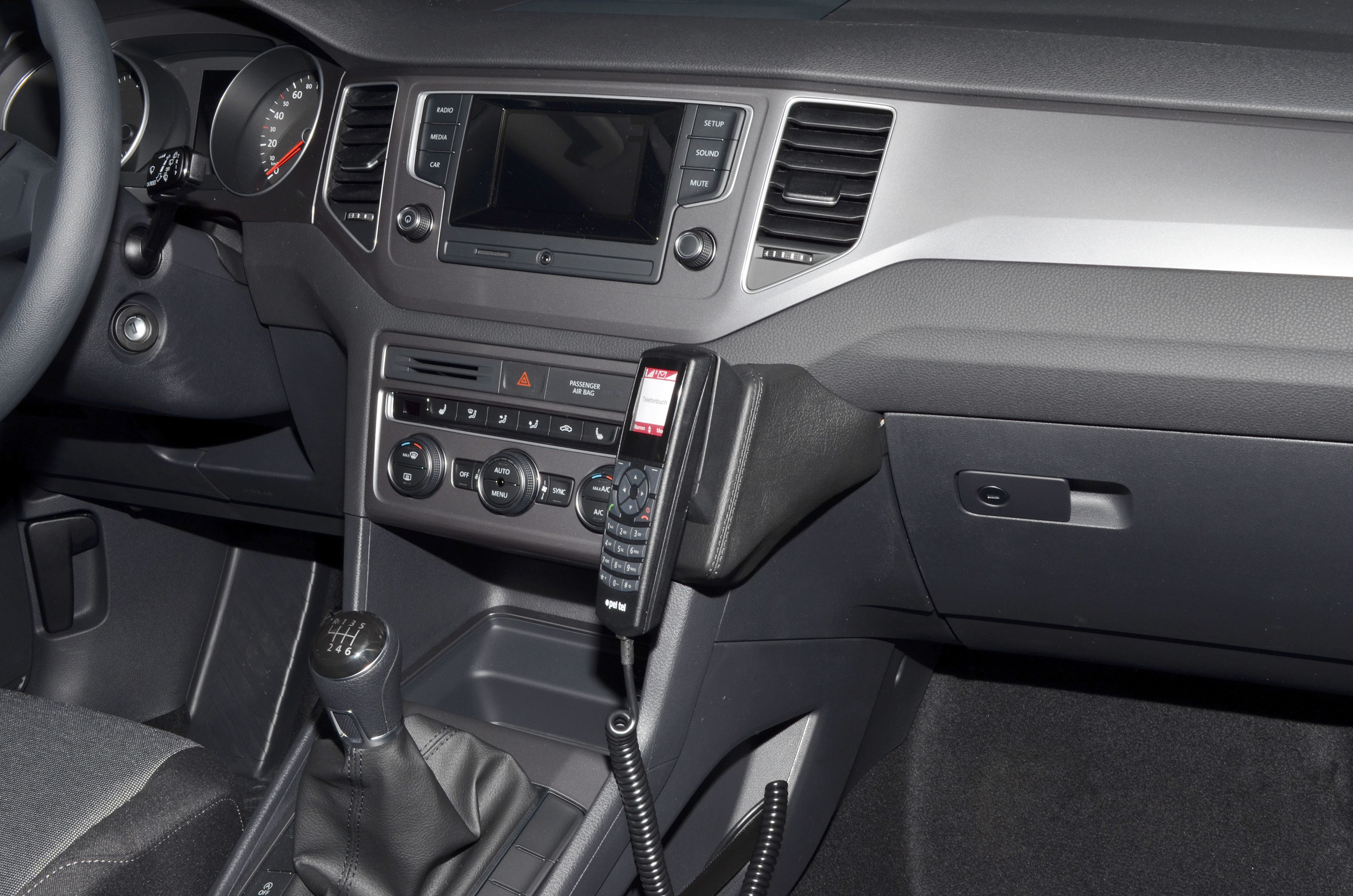 Volkswagen Sportsvan 2/2014-2019 Kleur: Zwart  - Kuda 152x 3 - 601525