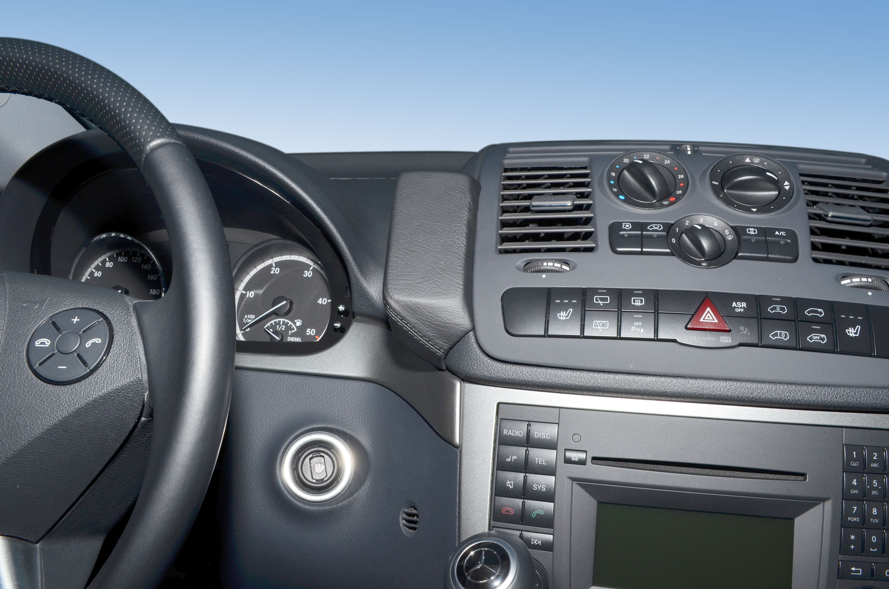 Mercedes Benz Vito / Viano Trend Ambiente 2006-2014 Kleur: Zwart - Kuda 156x 3 - 601565
