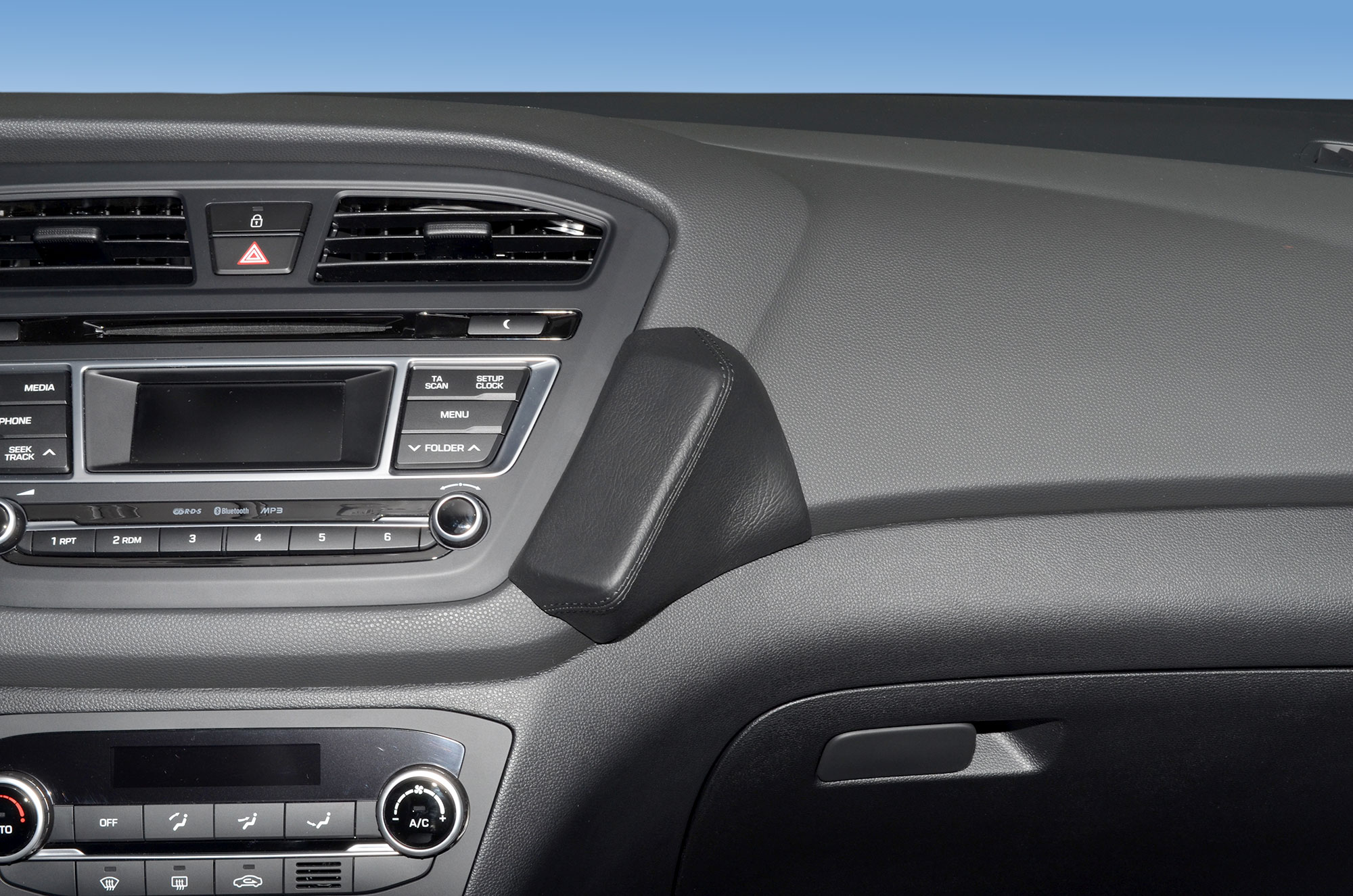 Hyundai i20 2014-2019 Kleur: Zwart - Kuda 174x 3 - 601745