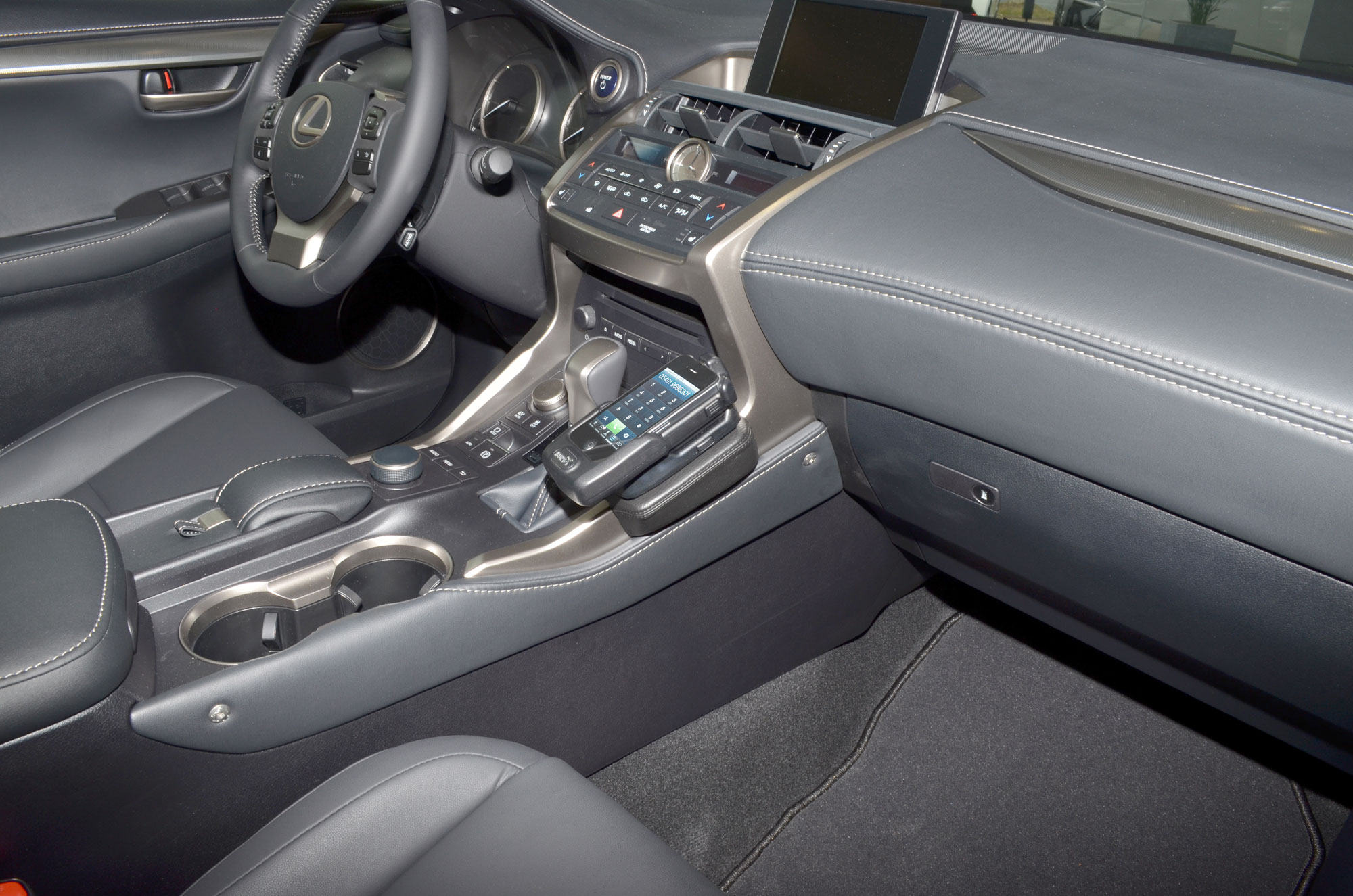 Lexus NX Serie 2014-2019 Kleur: Zwart - Kuda 188x 2 - 601885