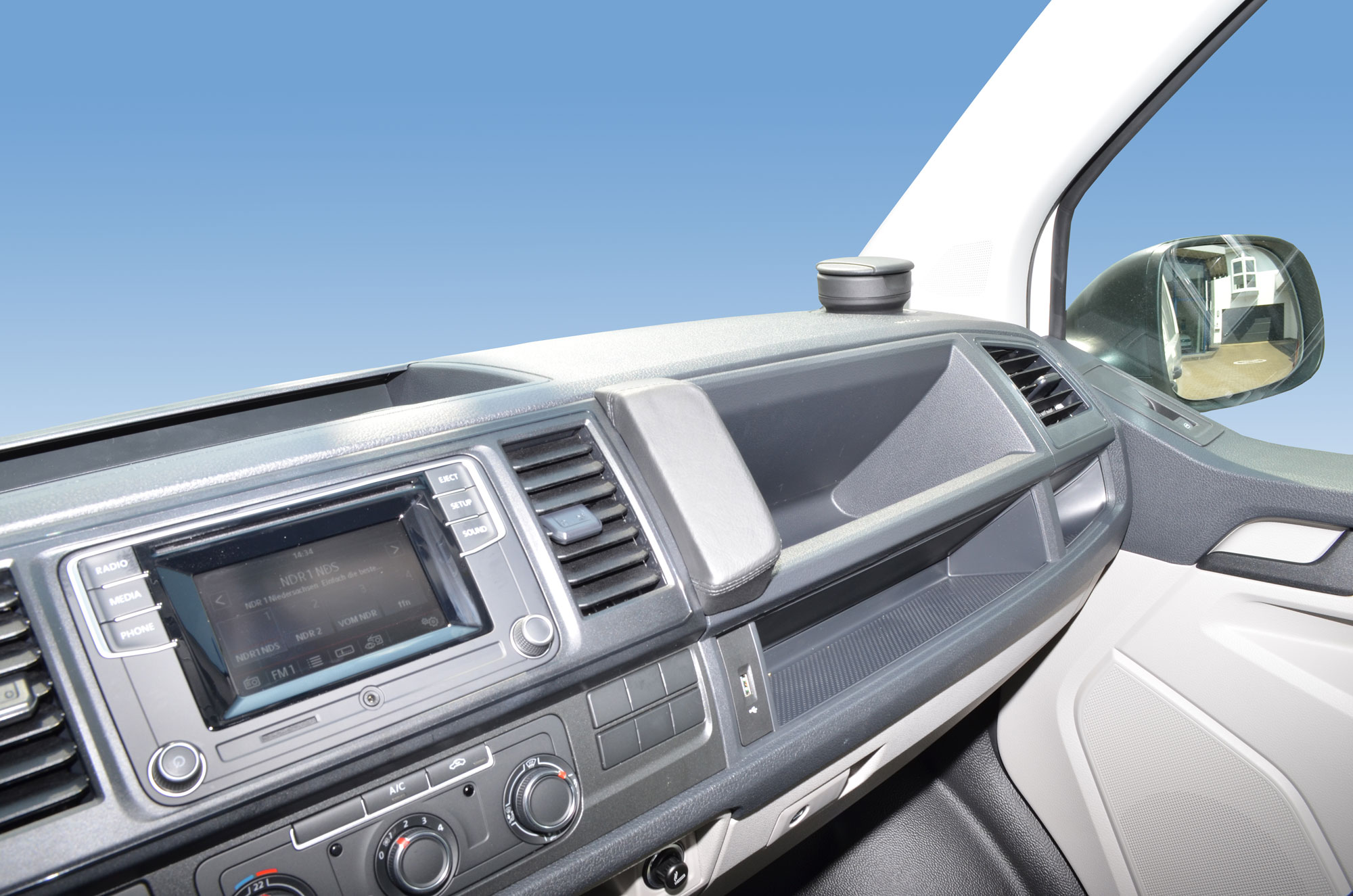 Volkswagen T6 Transporter 2010-2019 Kleur: Zwart  - Kuda 192x 4 - 601925