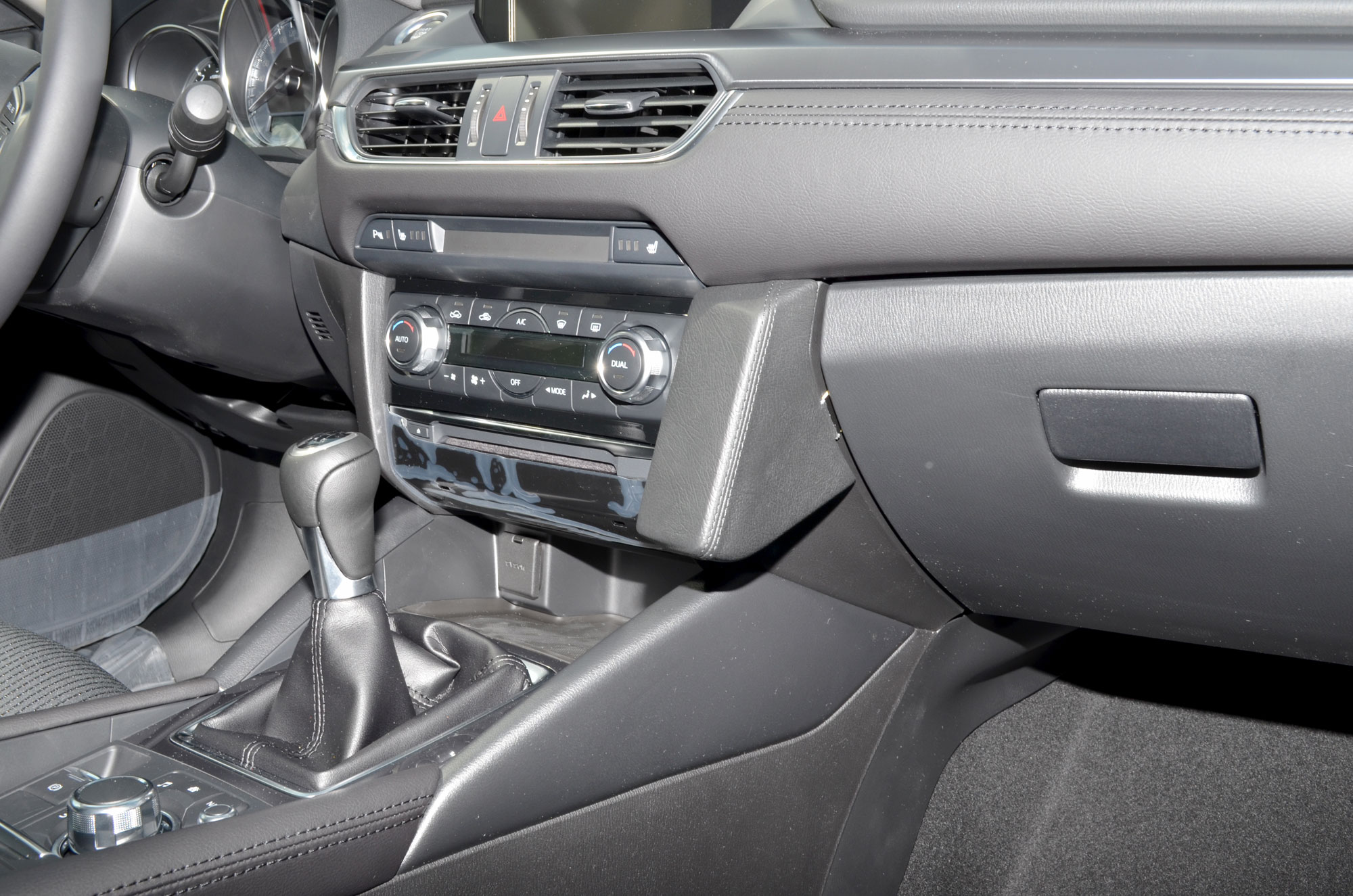 Mazda 6 2015-2018 Kleur: Zwart - Kuda 195x 4 - 601955