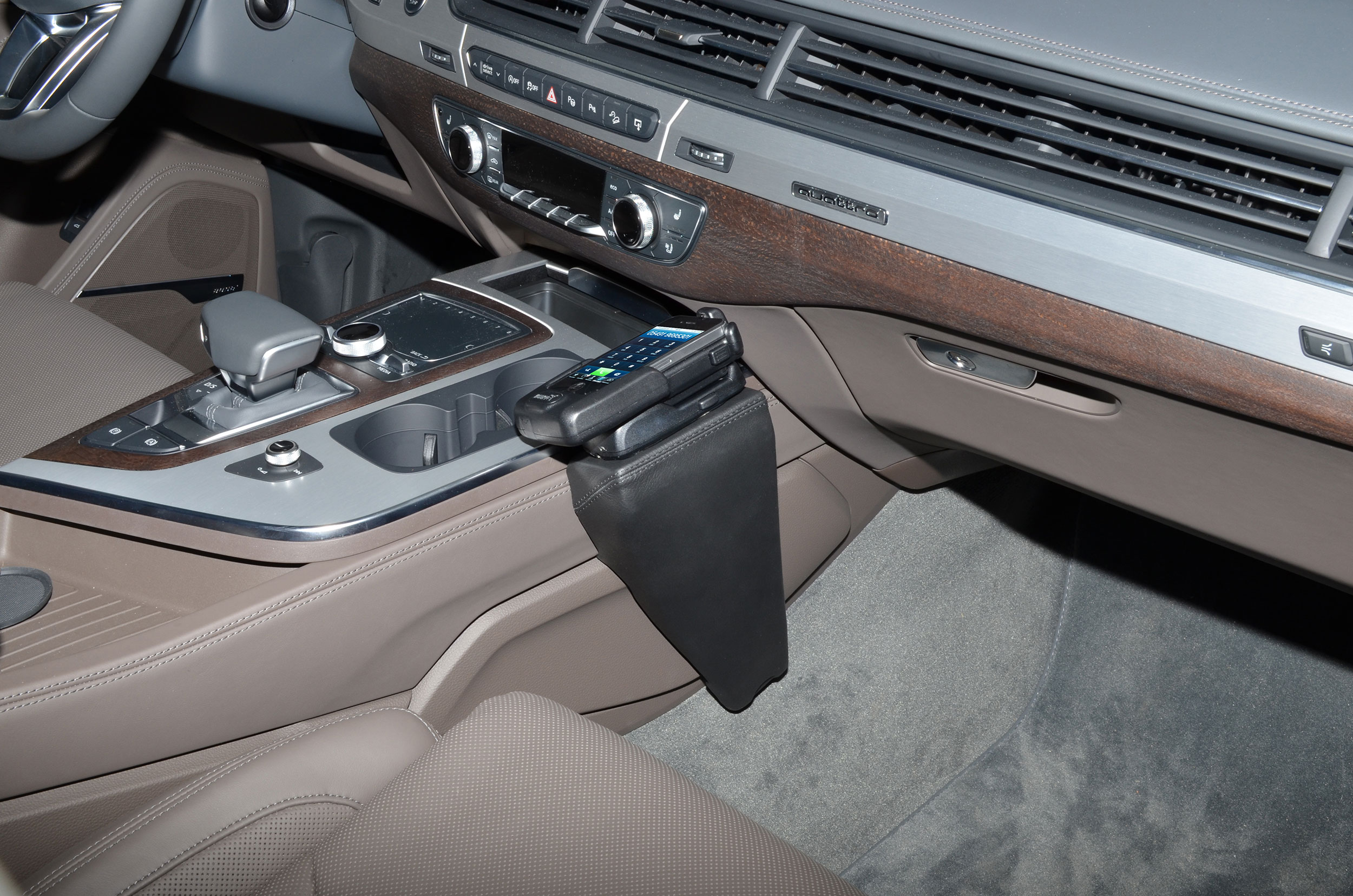 Audi Q7 2016-2019 Kleur: Zwart - Kuda 206x 2 - 602065