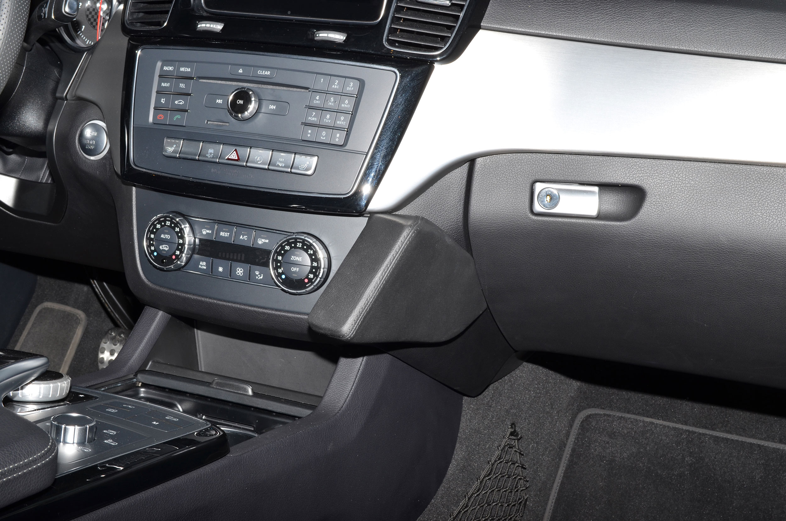 Mercedes Benz GLE-Klasse (W166) / GLS-Klasse 2016-2019 Kleur: Zwart - Kuda 216x 3 - 602165