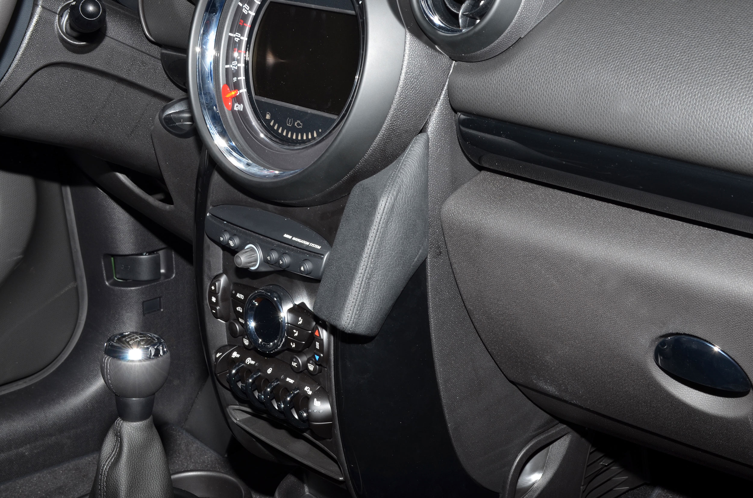 Mini Countryman R60 Facelift 2015-2019 Kleur: Zwart - Kuda 217x 3 - 602175