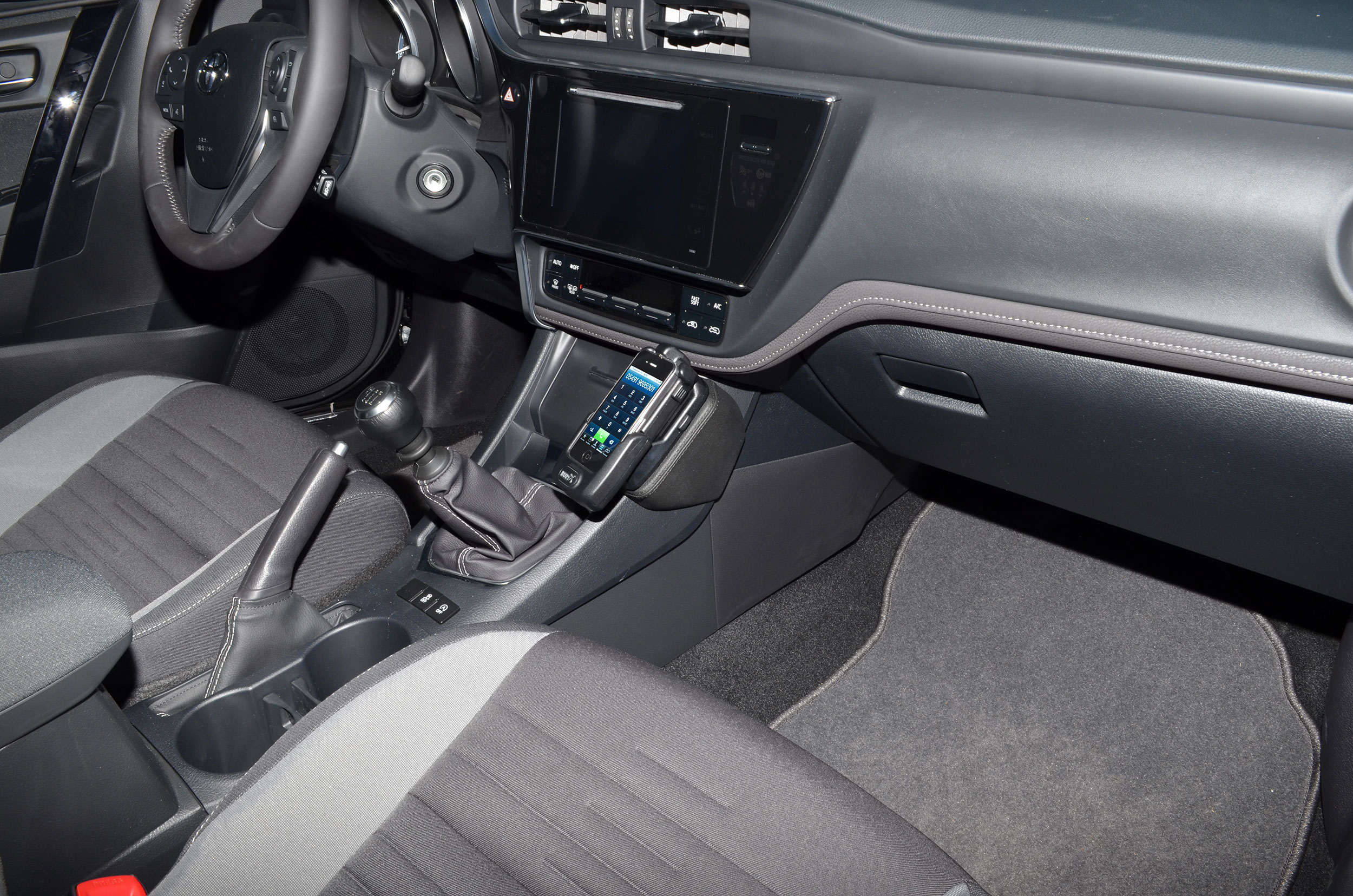 Toyota Auris 2015-2019 Kleur: Zwart - Kuda 221x 2 - 602215