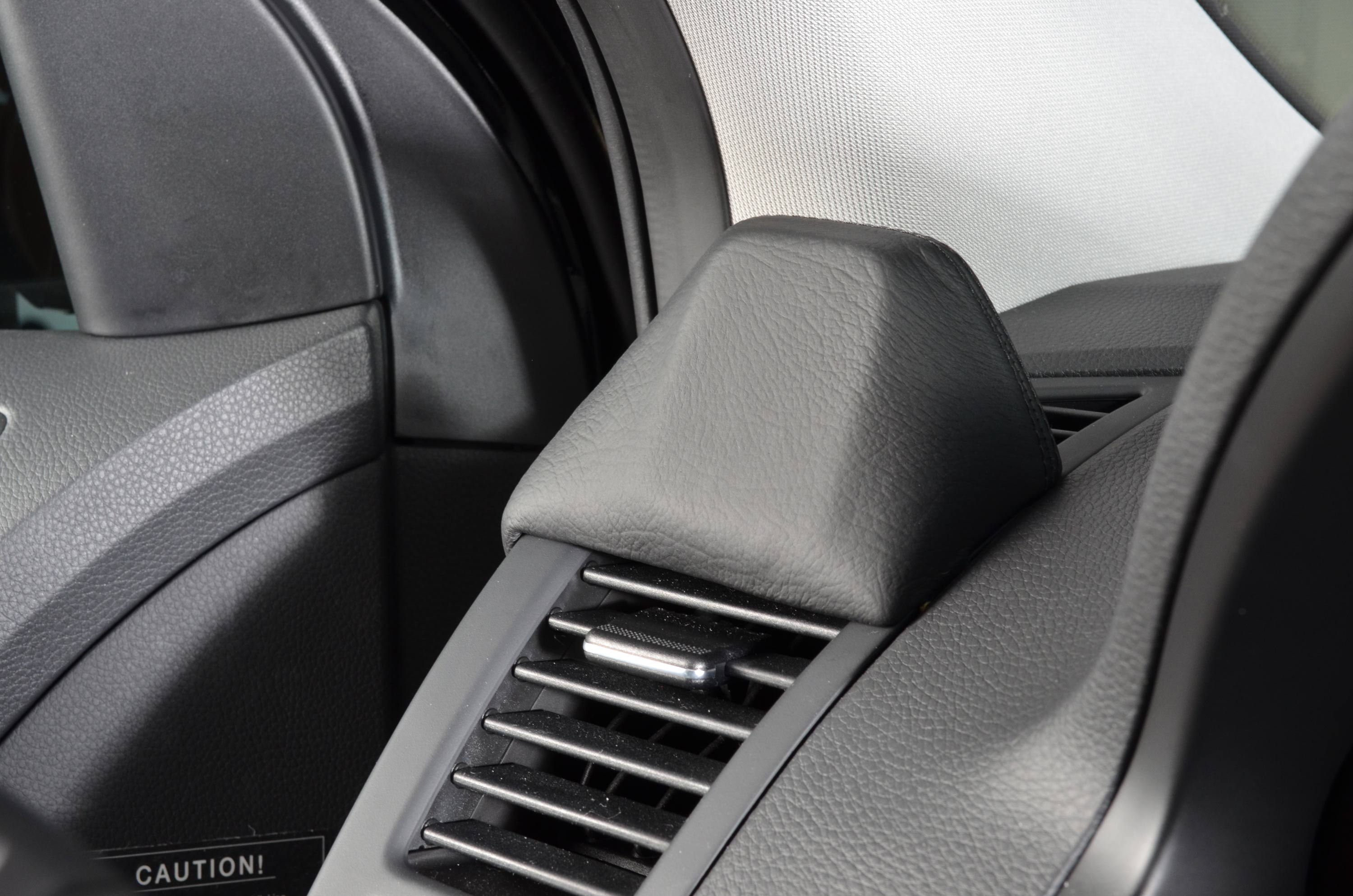 Hyundai i40 09/2011-2019 Kleur: Zwart - Kuda 24138x 5 - 6141380