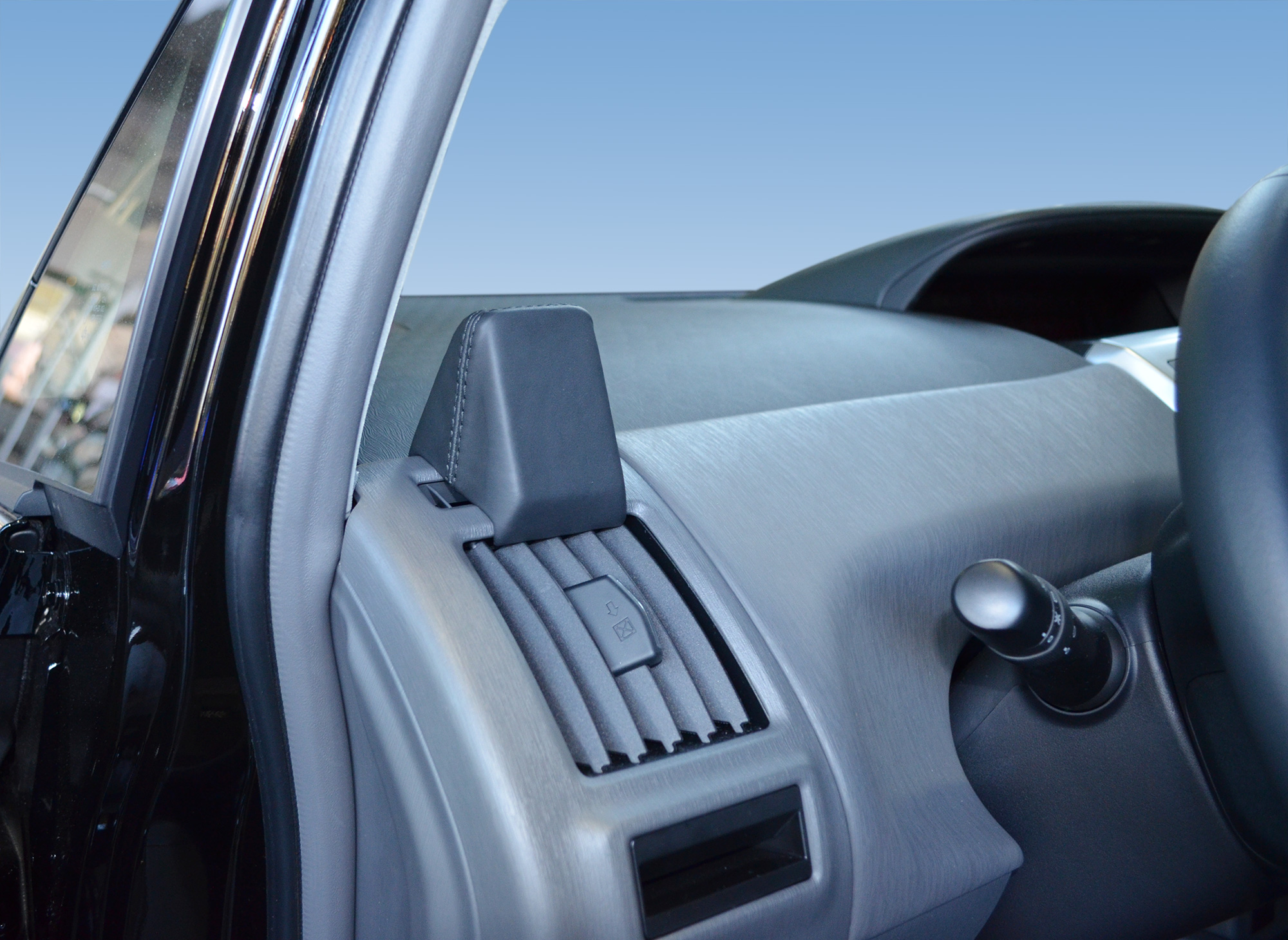 Toyota Prius + 2012-2019 Kleur: Zwart - Kuda 28372x 3 - 6183720