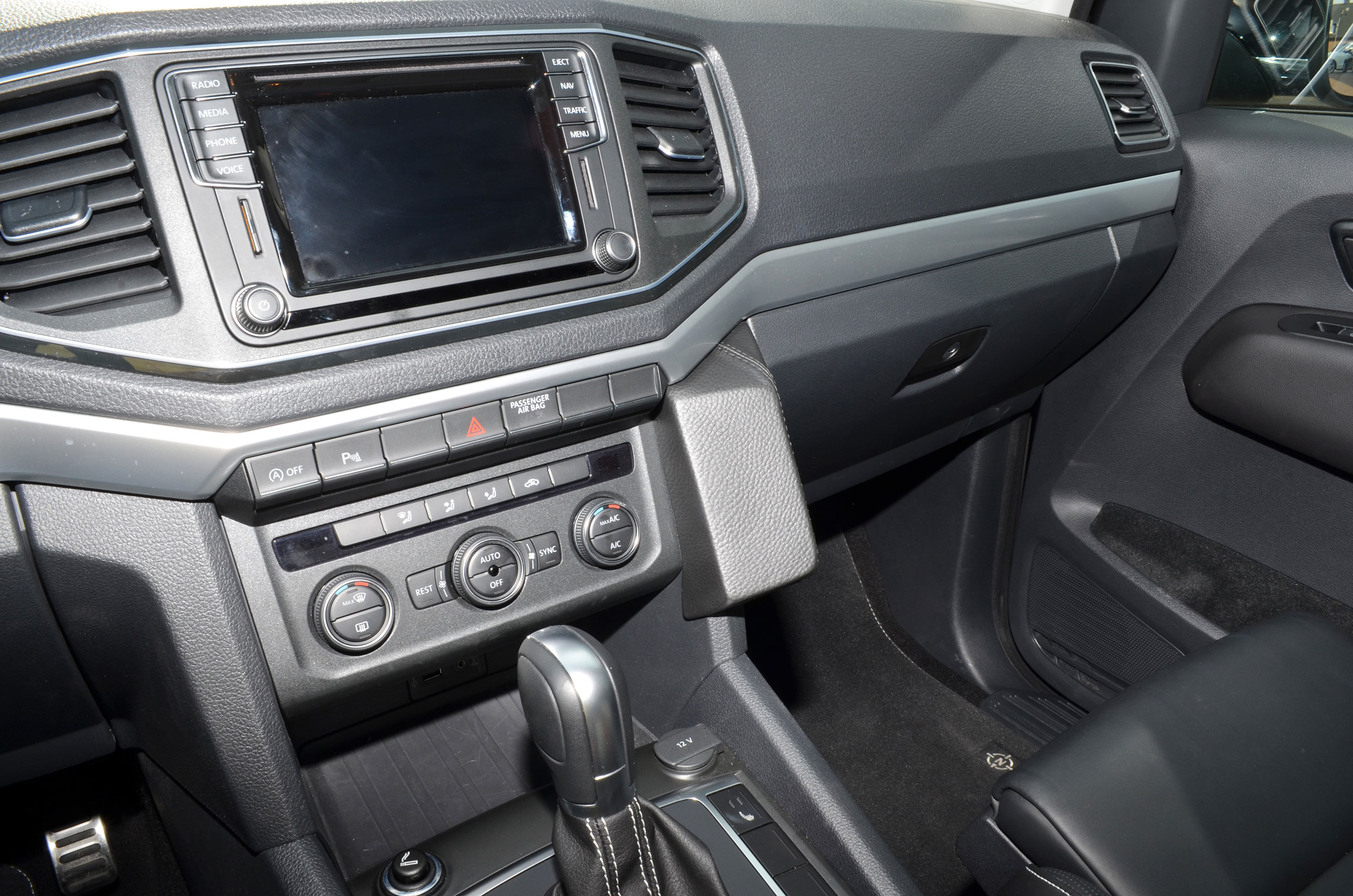 Volkswagen Amarok 2016-2019 Kleur: Zwart  - Kuda 286x 3 - 602860
