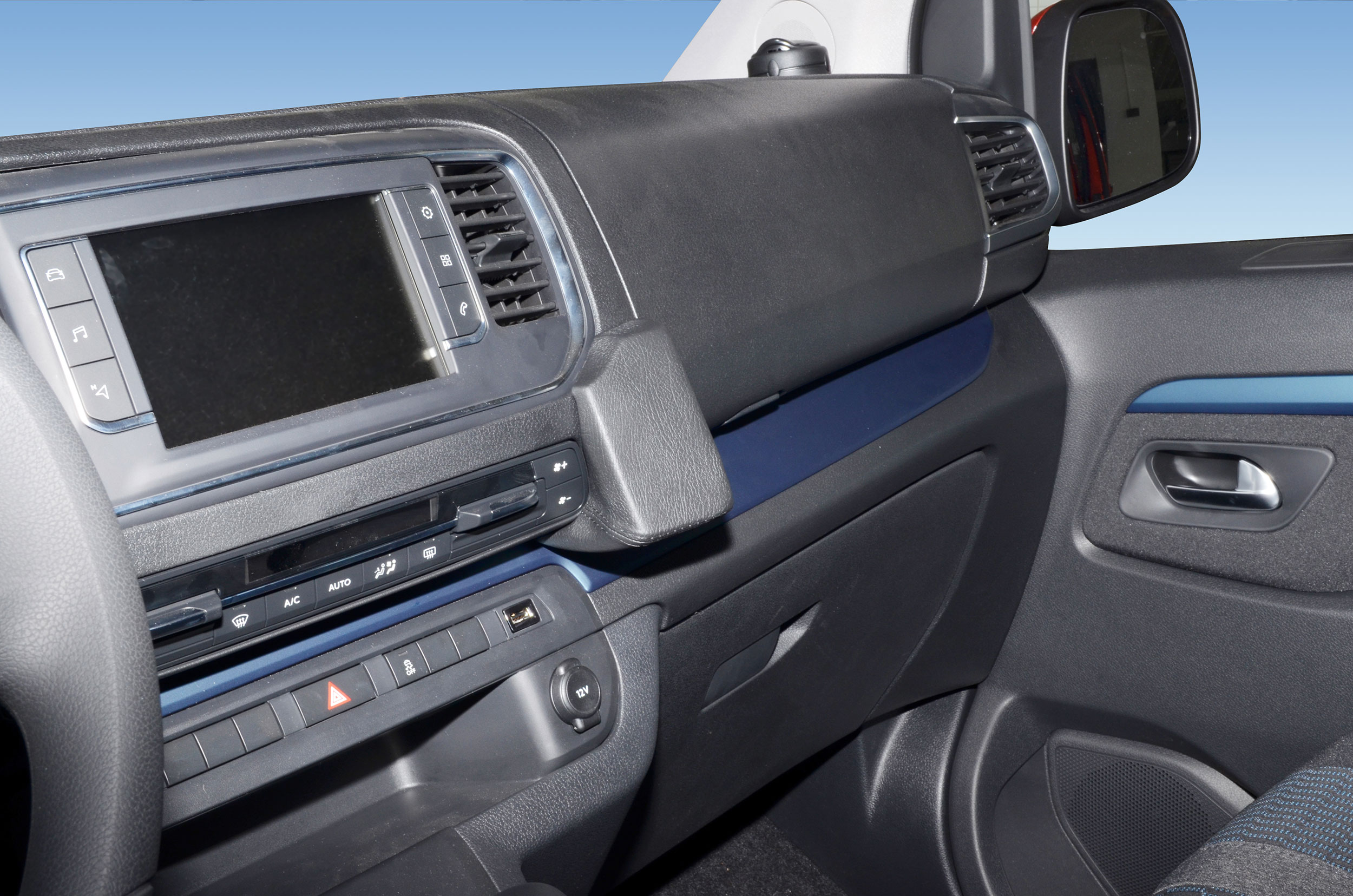 Peugeot Travel - Citro&euml;n Spacetourer 2016- Kleur: Zwart - Kuda 287x 3 - 602870