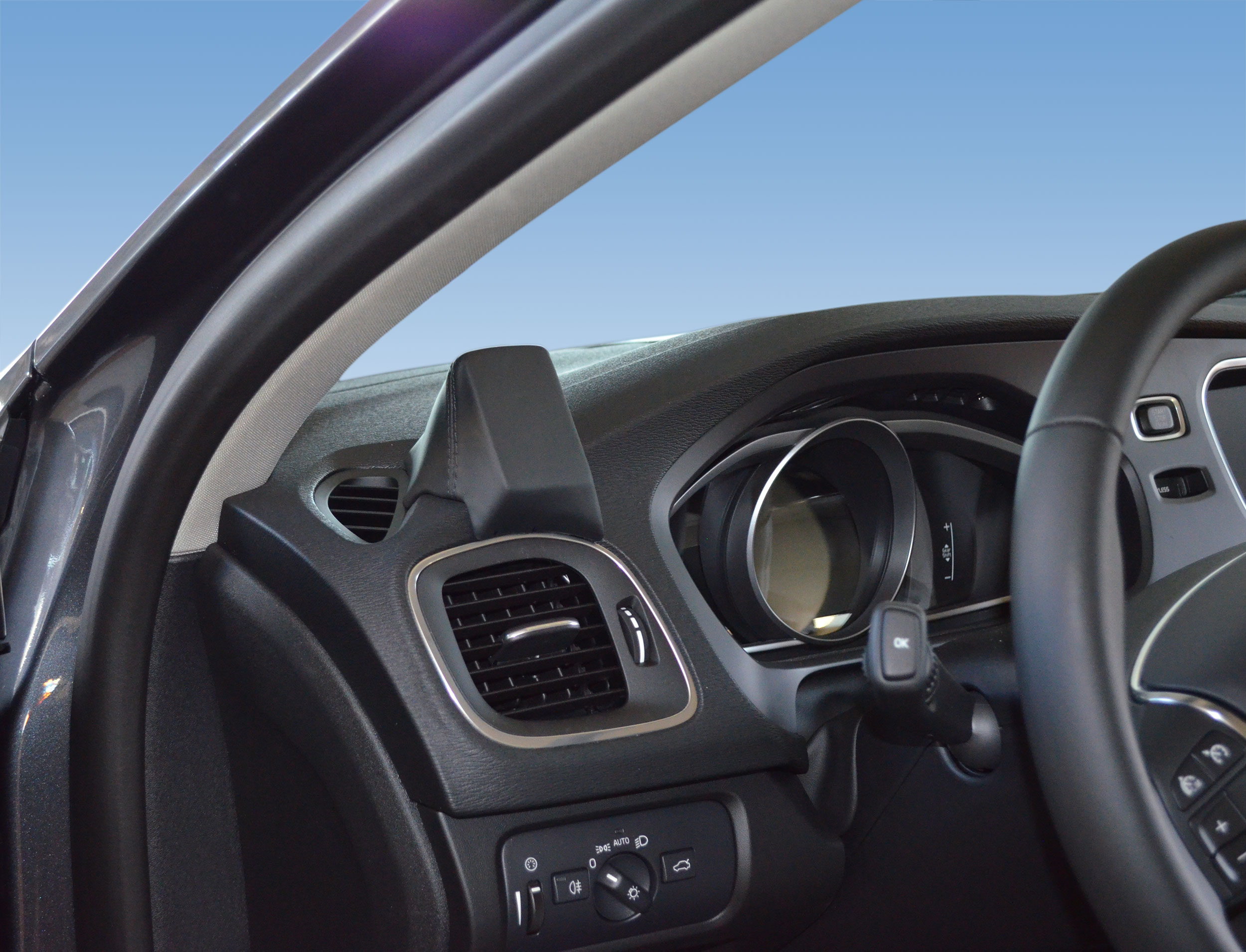 Volvo V40 2012-2019 Kleur: Zwart  - Kuda 28844x 3 - 6188440