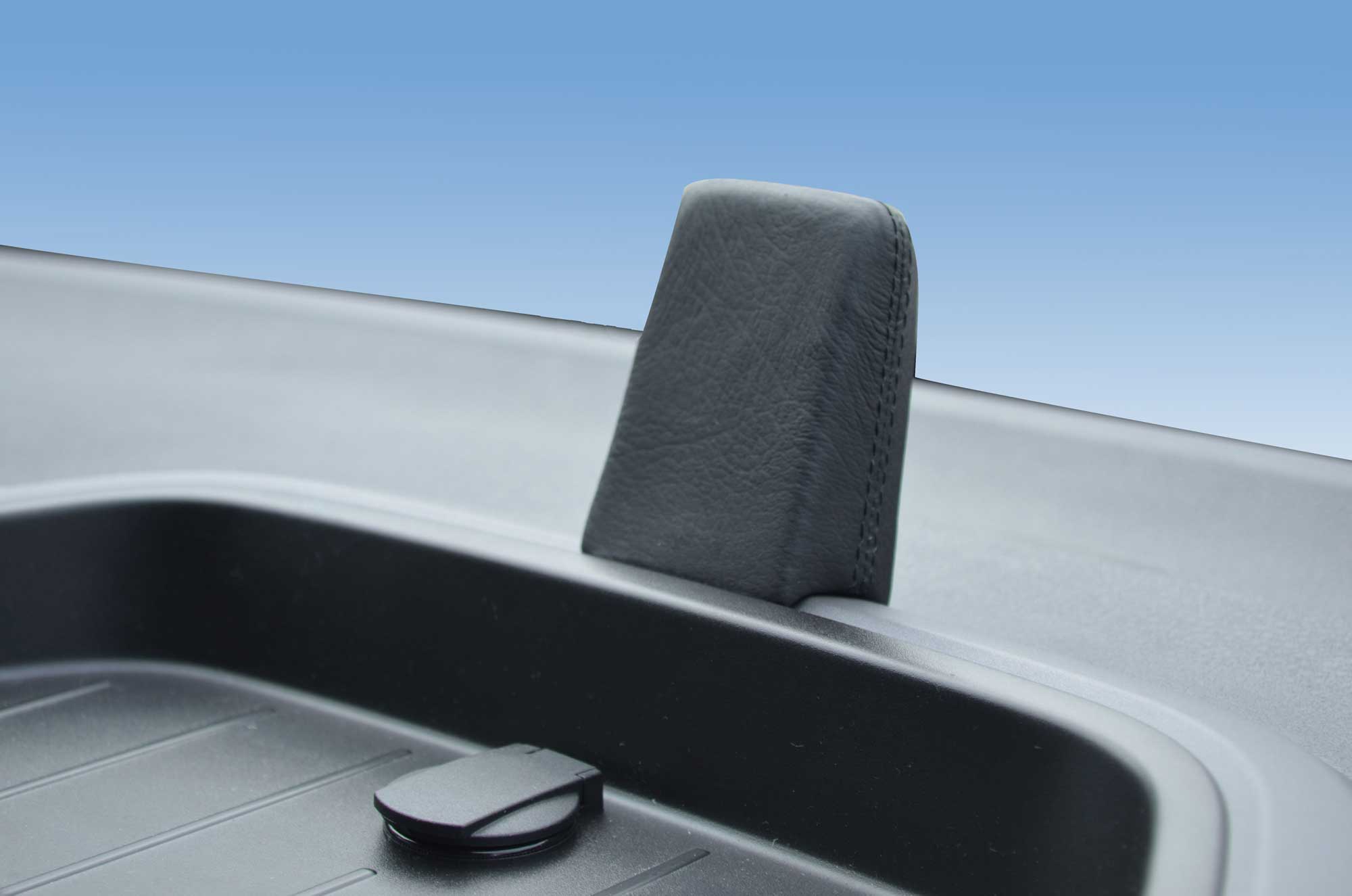 Volkswagen Amarock 10/2010-2016 Kleur: Zwart  - Kuda 29678x 3 - 6196780