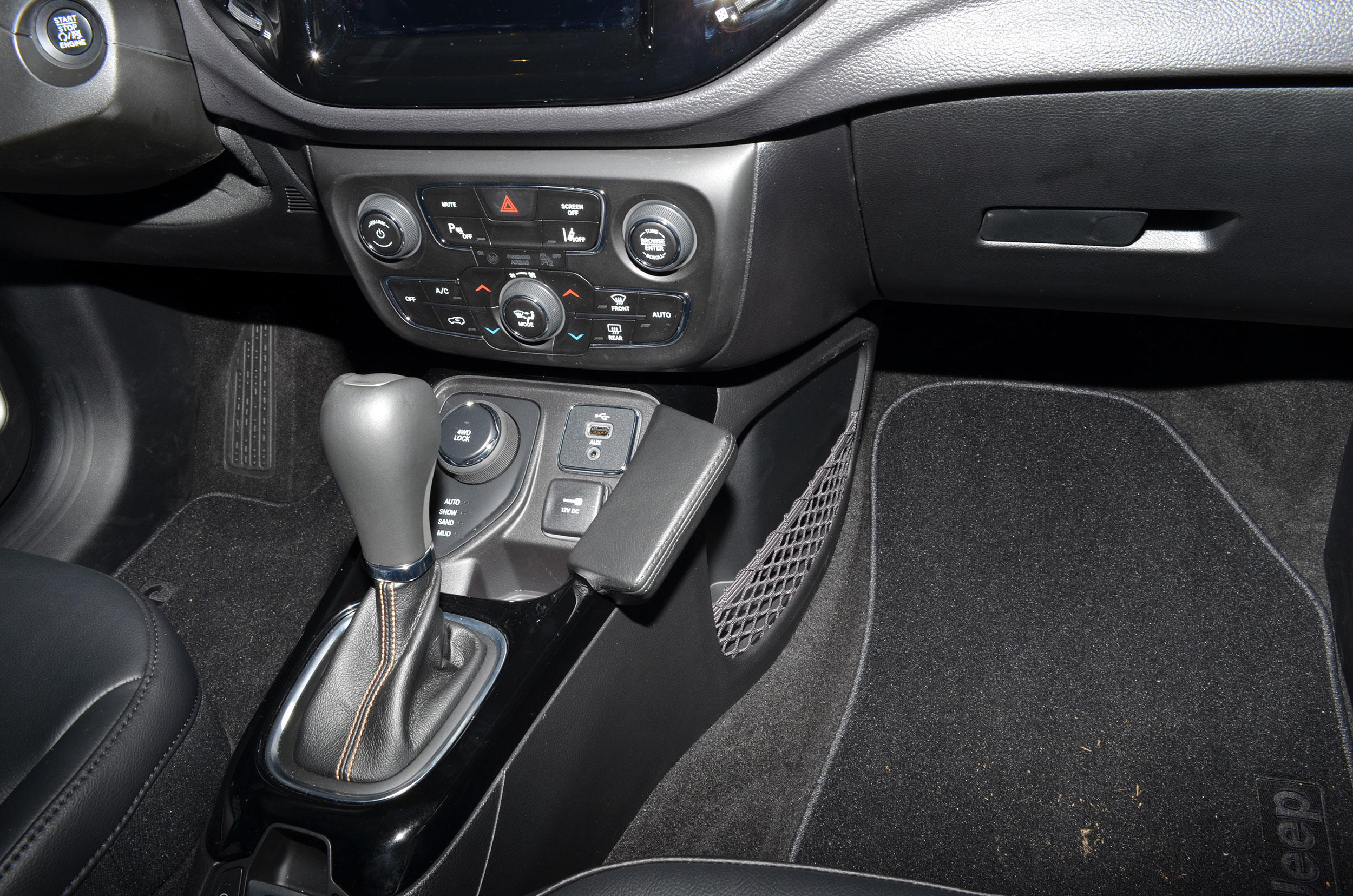 Jeep Compass 08/2017-2019 Kleur: Zwart - Kuda 302x 3 - 603025