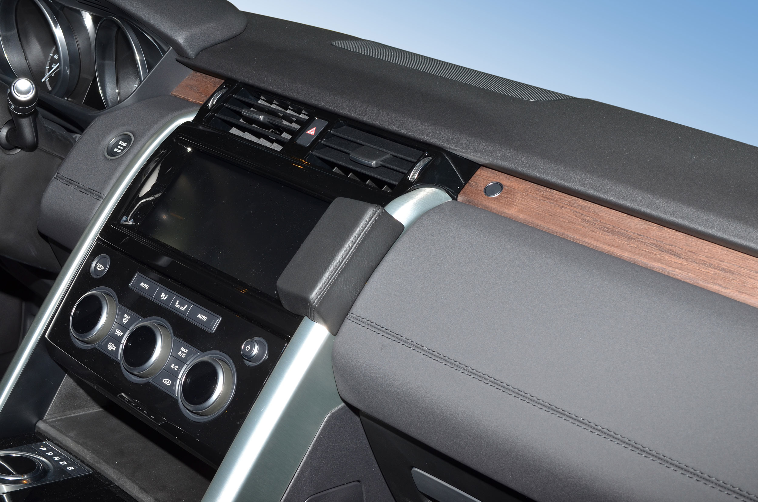 Land Rover Discovery 5 04/2017-2019 Kleur: Zwart - Kuda 306x 3 - 603060