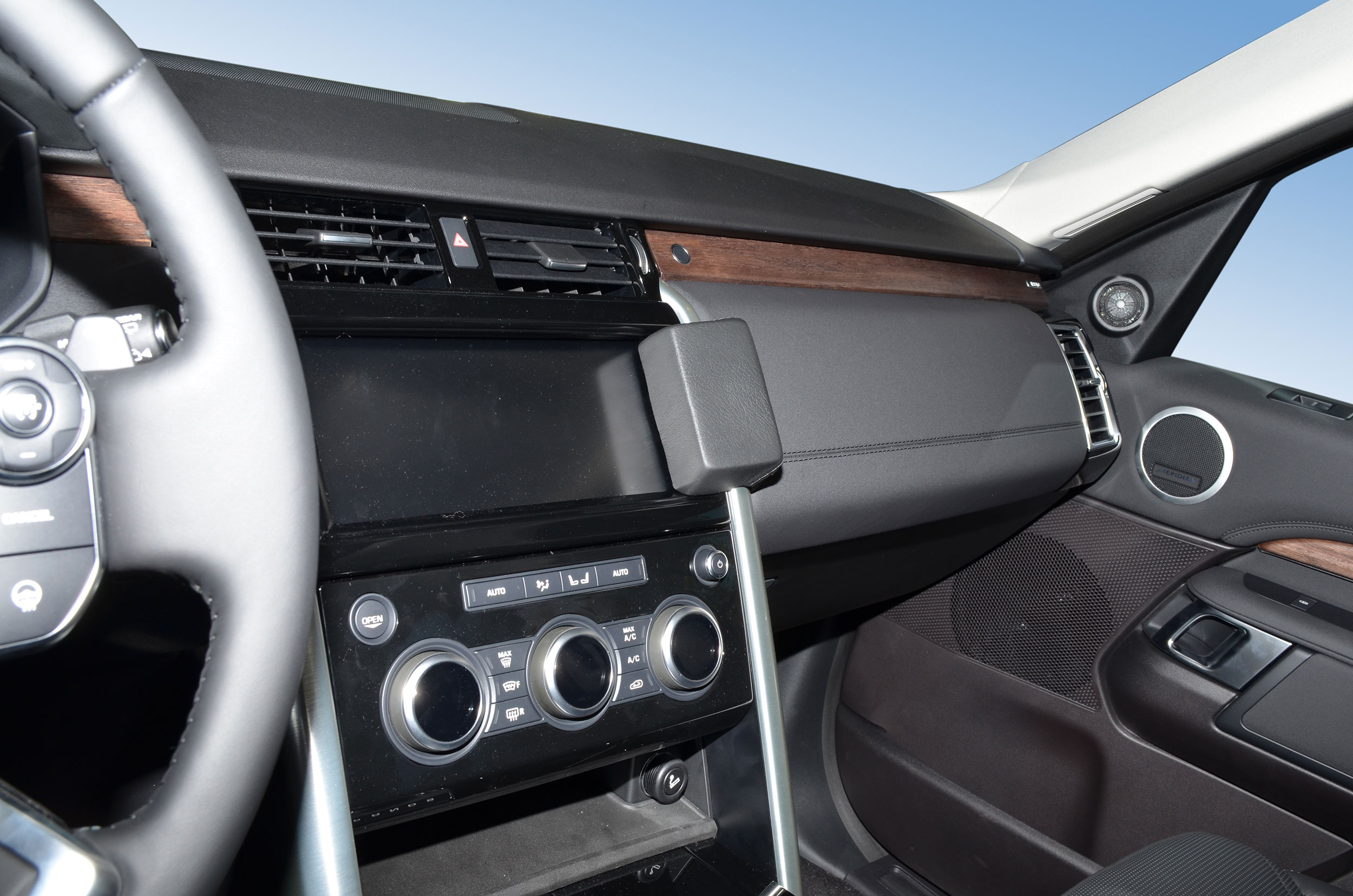 Land Rover Discovery 5 04/2017-2019 Kleur: Zwart - Kuda 306x 4 - 603060