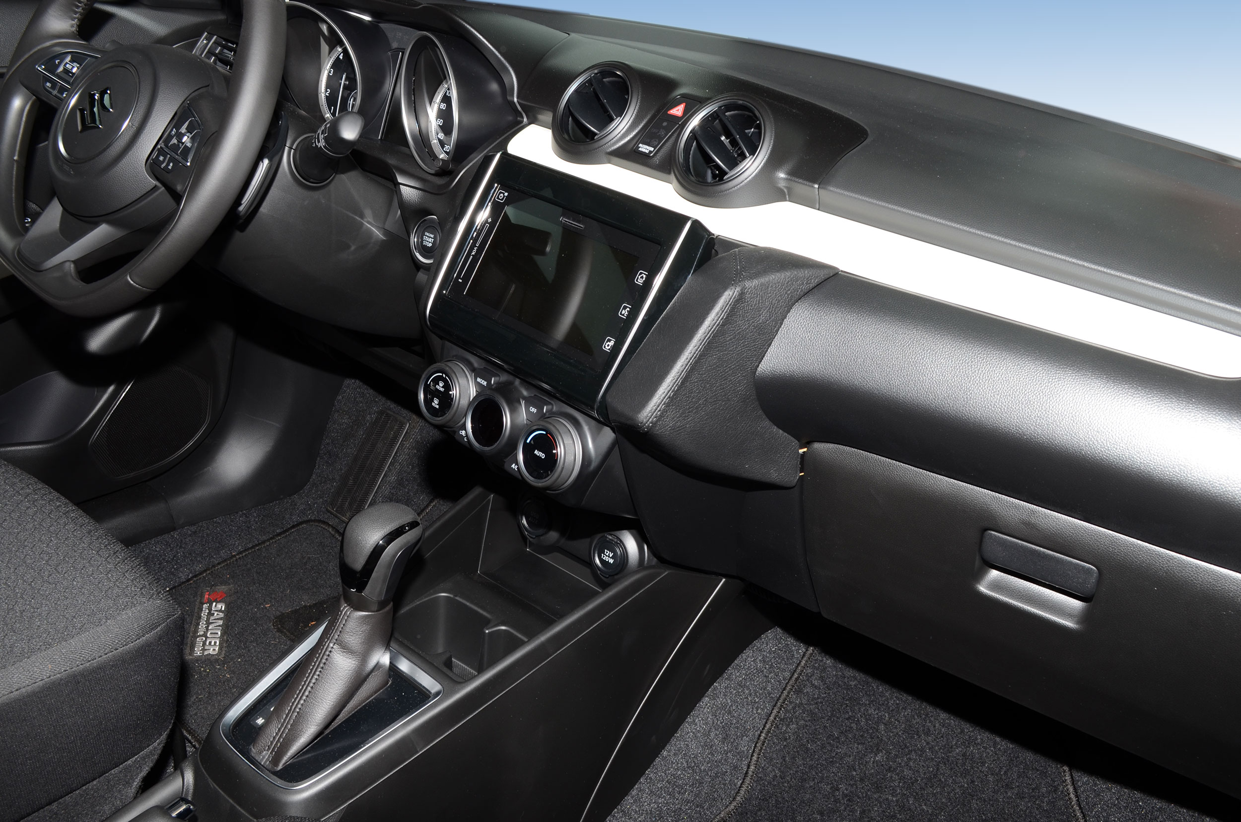 Suzuki Swift 05/2017-2019 Kleur: Zwart - Kuda 316x 3 - 603160